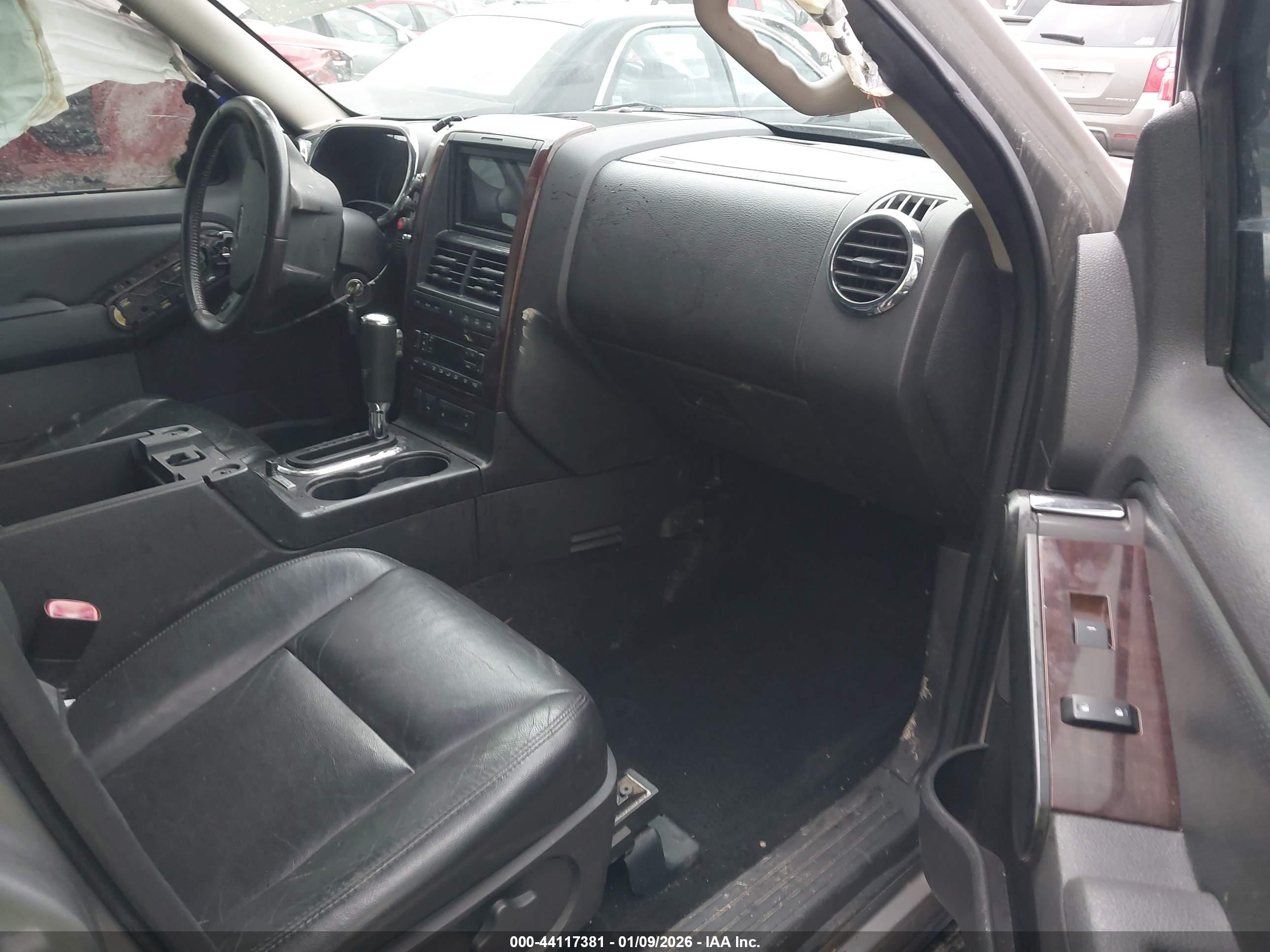 FORD EXPLORER image 5