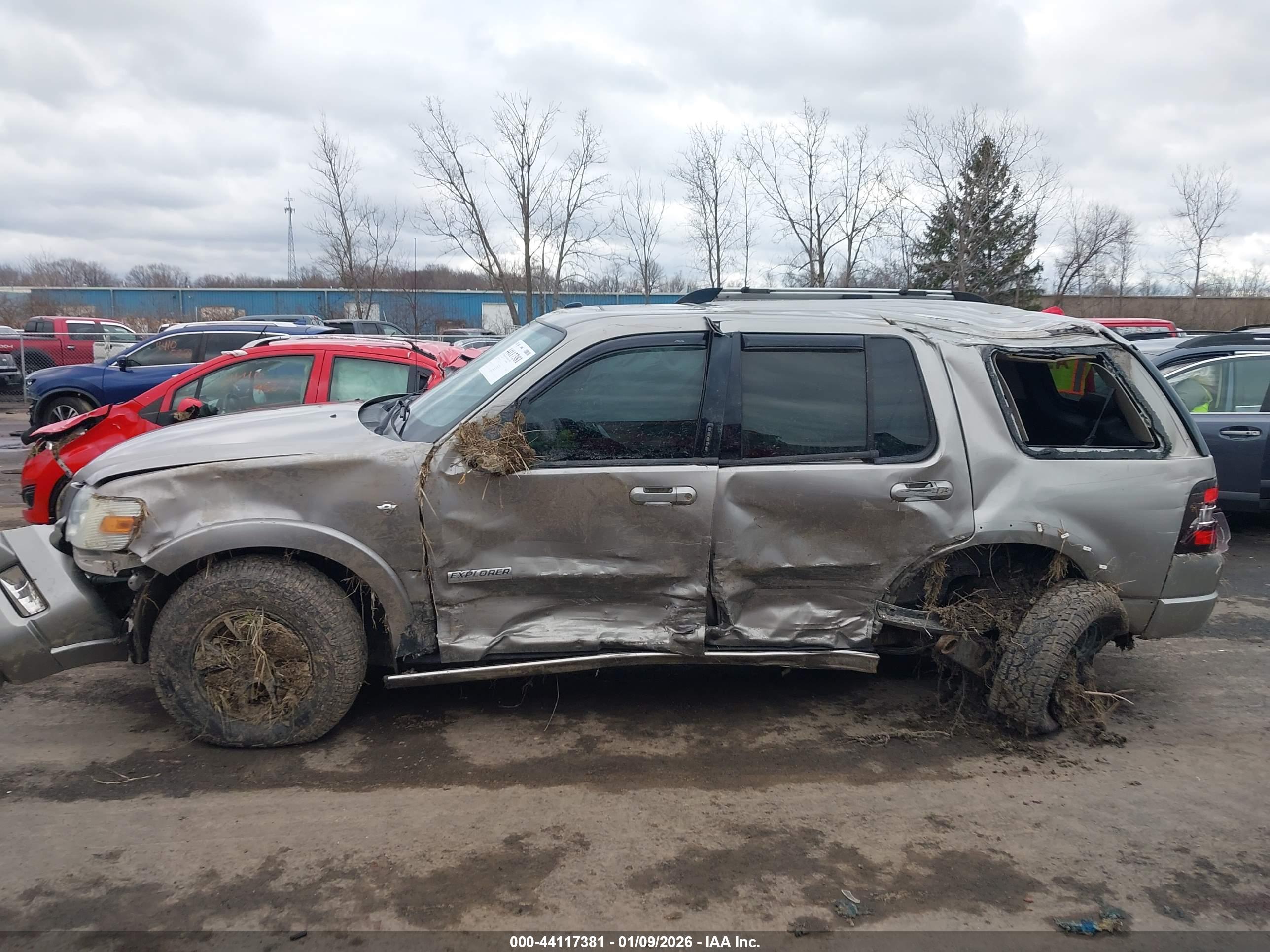 FORD EXPLORER image 6