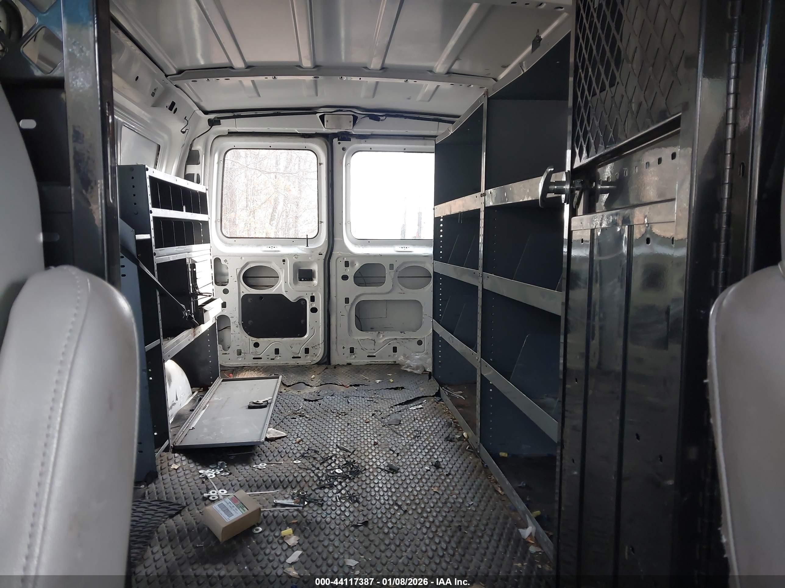 FORD E-250 image 8