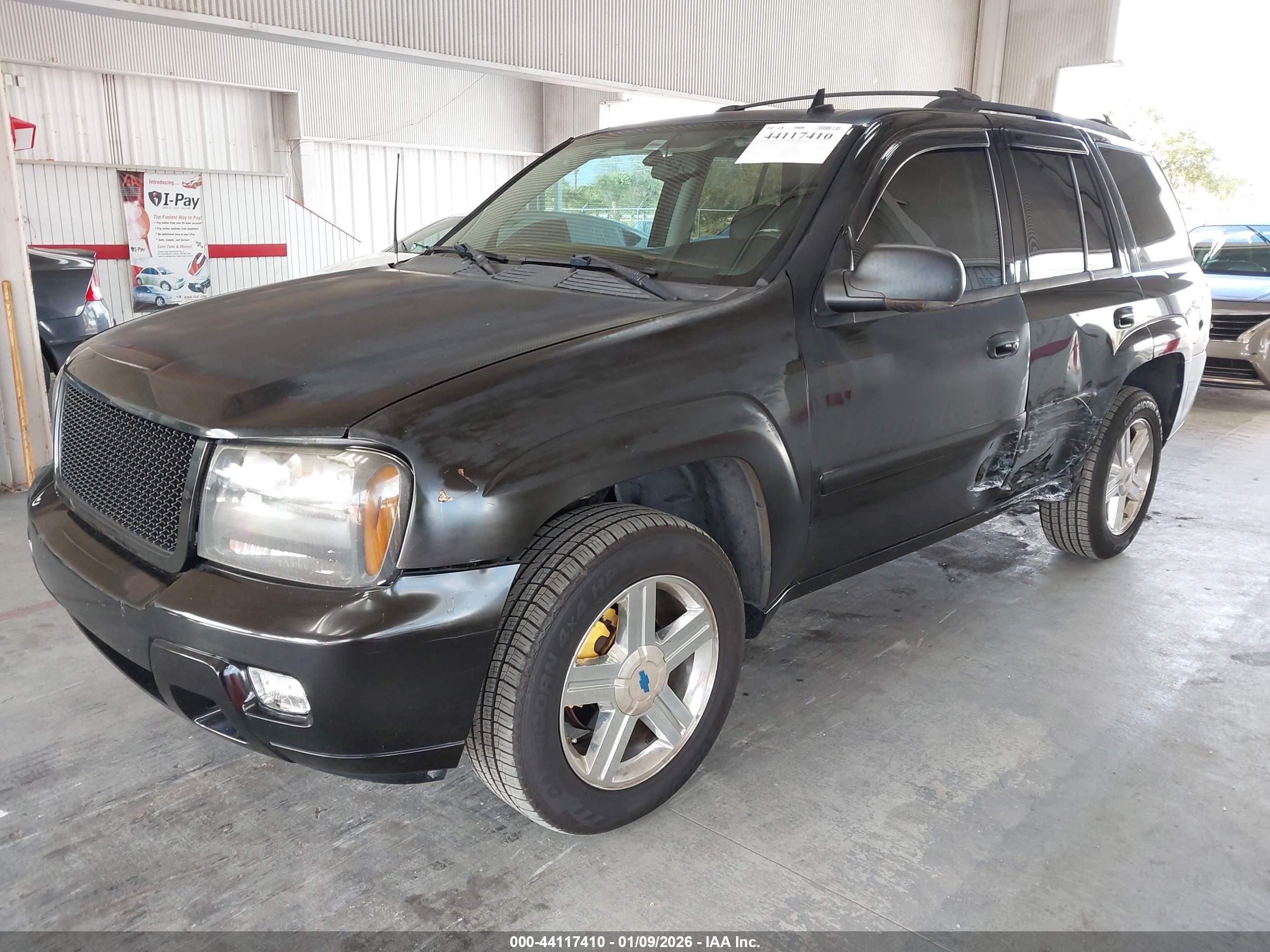 CHEVROLET TRAILBLAZER image 2