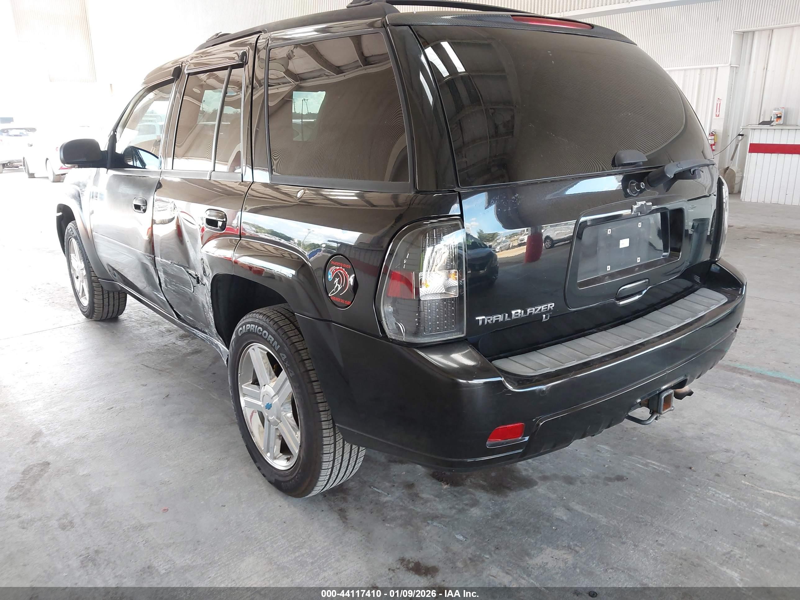 CHEVROLET TRAILBLAZER image 3