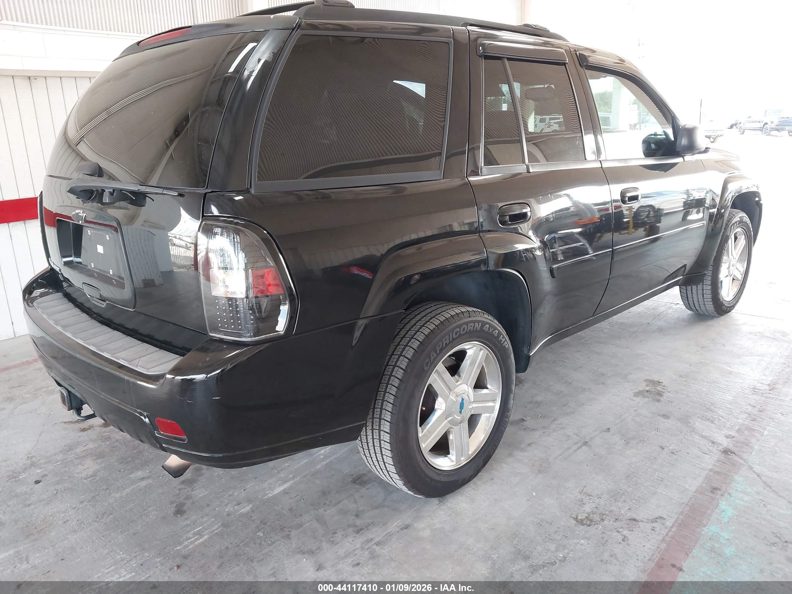 CHEVROLET TRAILBLAZER image 4