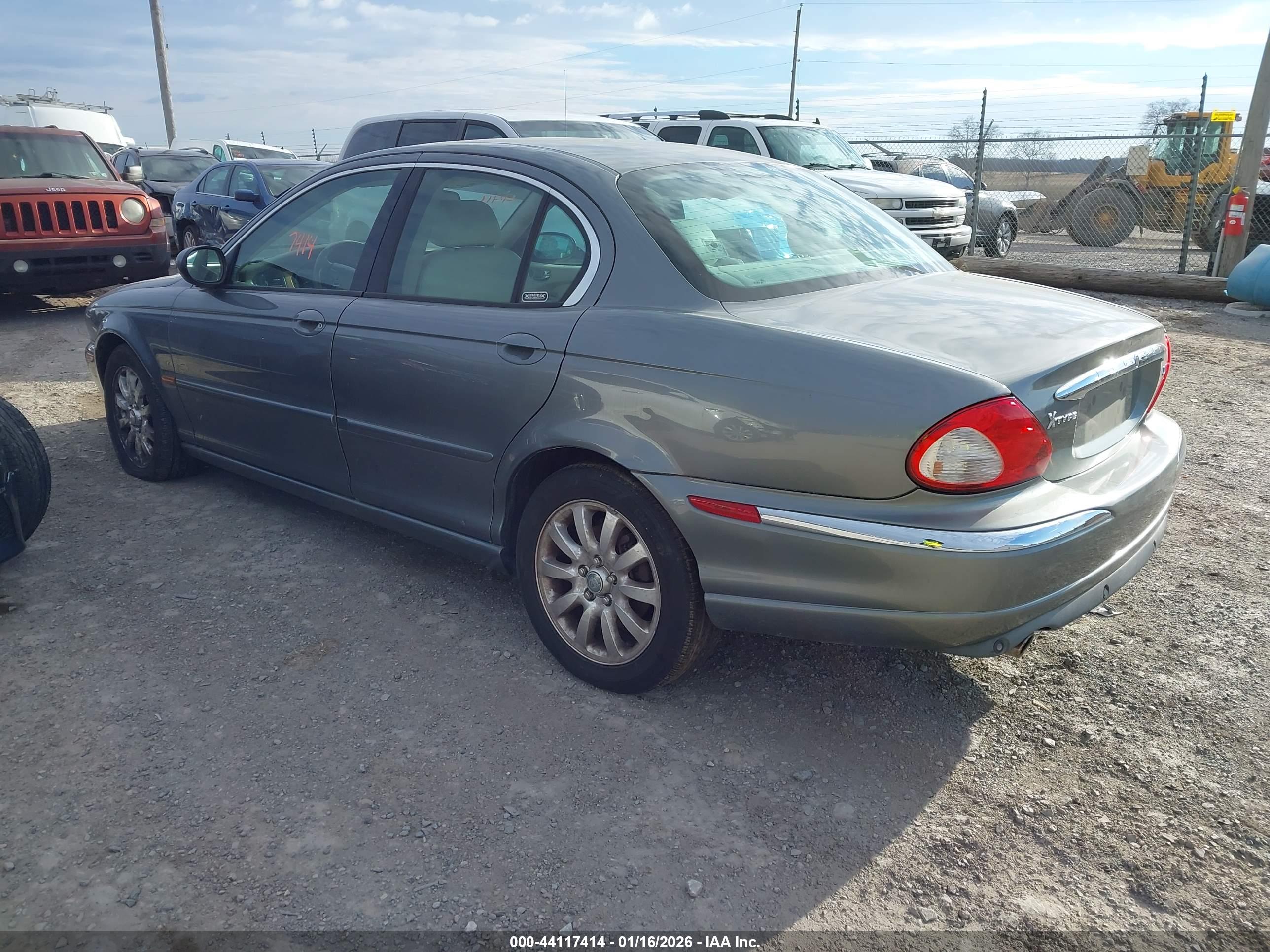 JAGUAR X-TYPE image 3