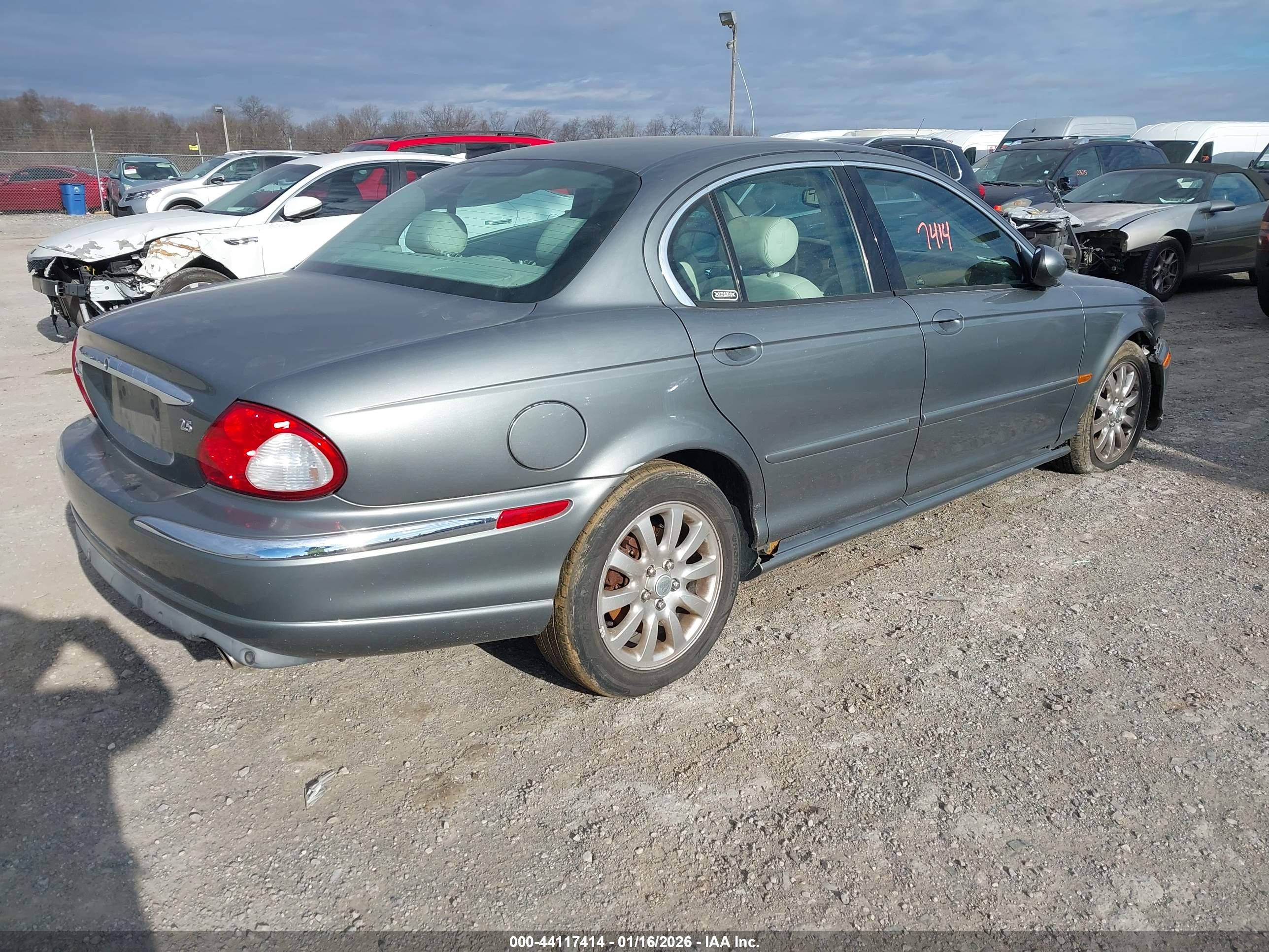 JAGUAR X-TYPE image 4