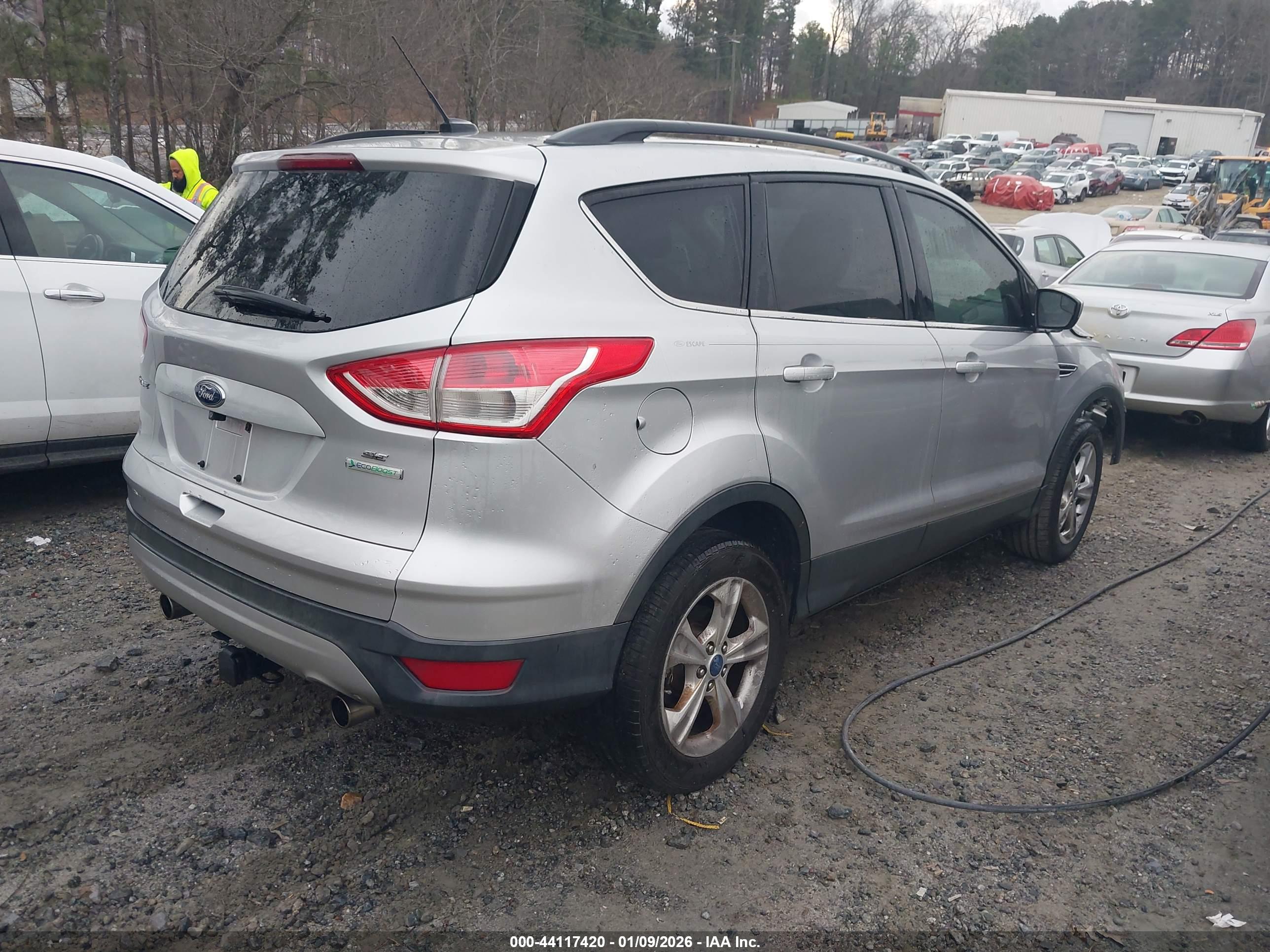 FORD ESCAPE image 4