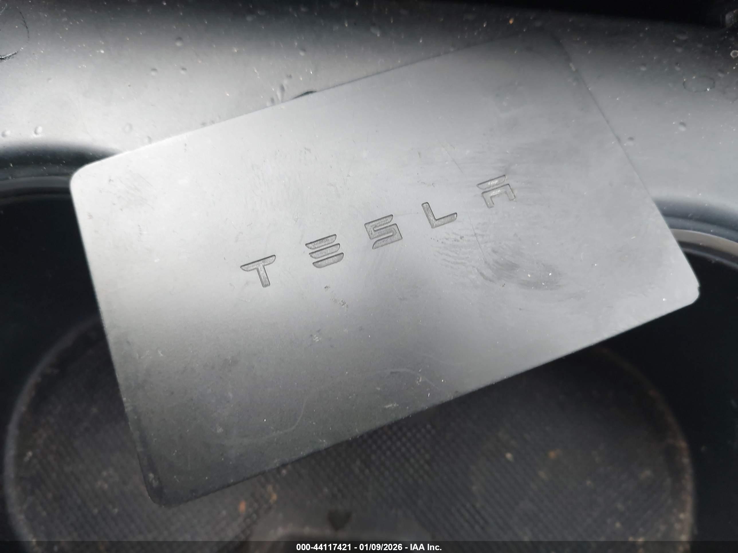 TESLA MODEL image 11