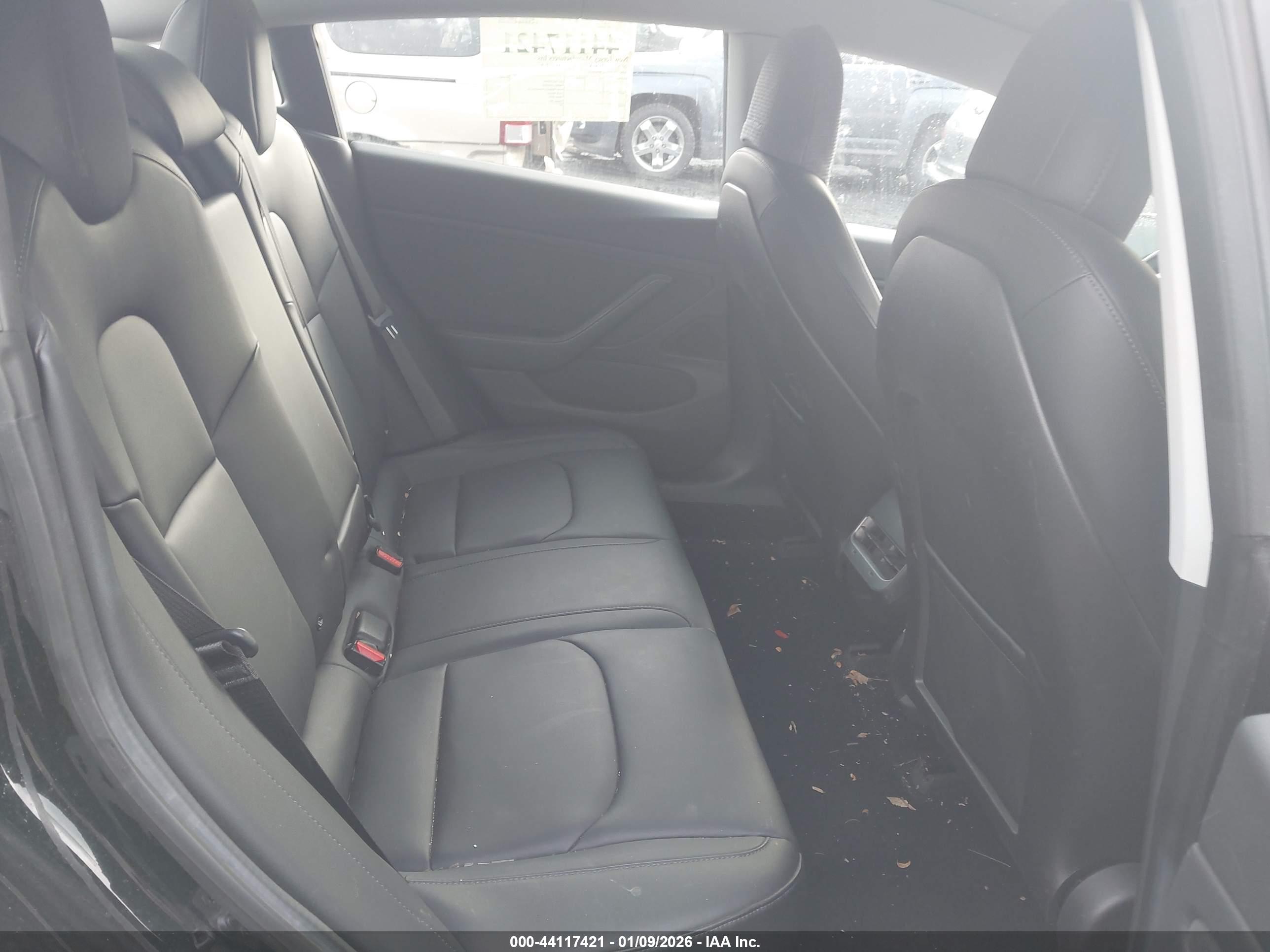 TESLA MODEL image 8
