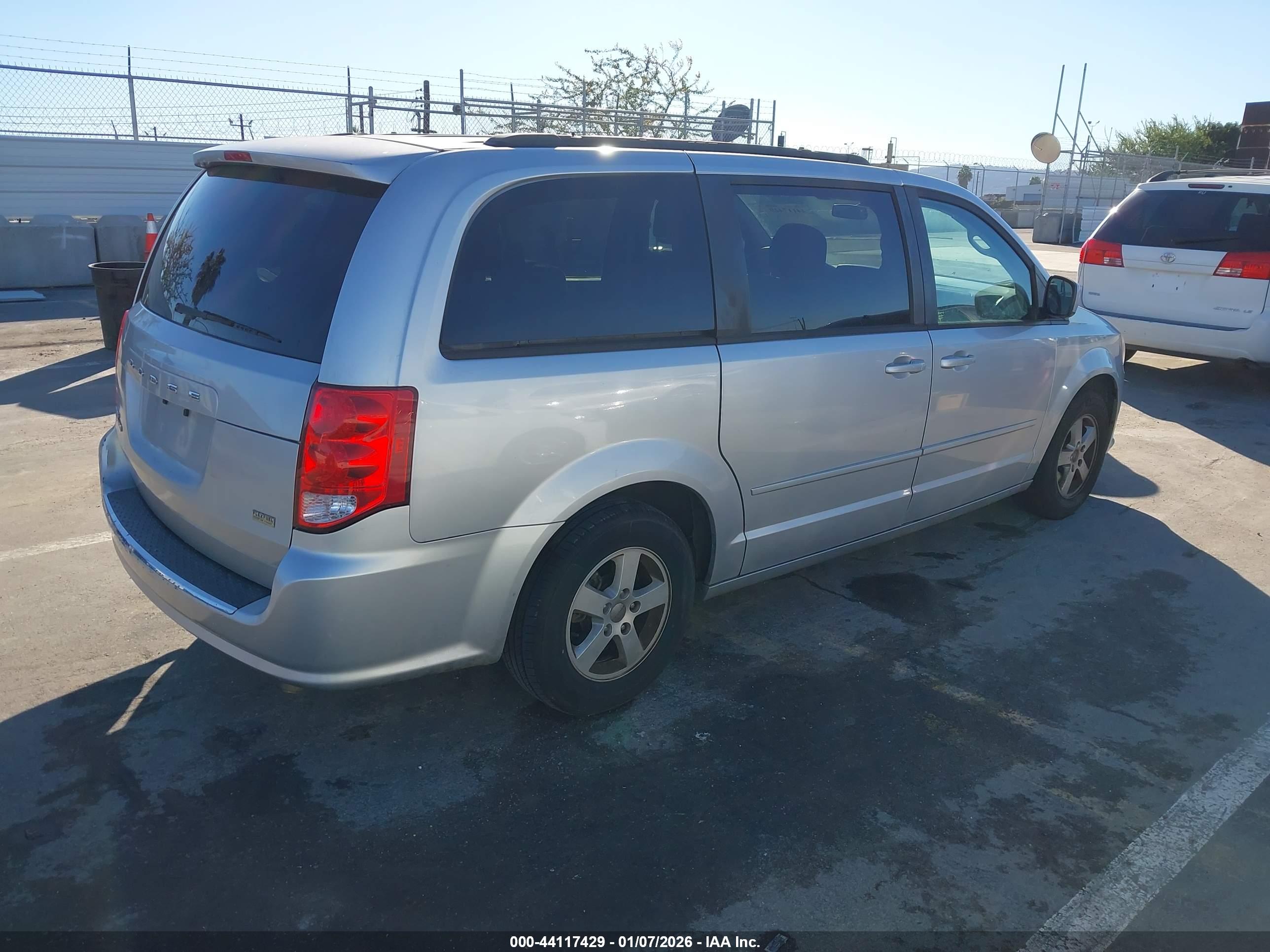 DODGE GRAND image 4