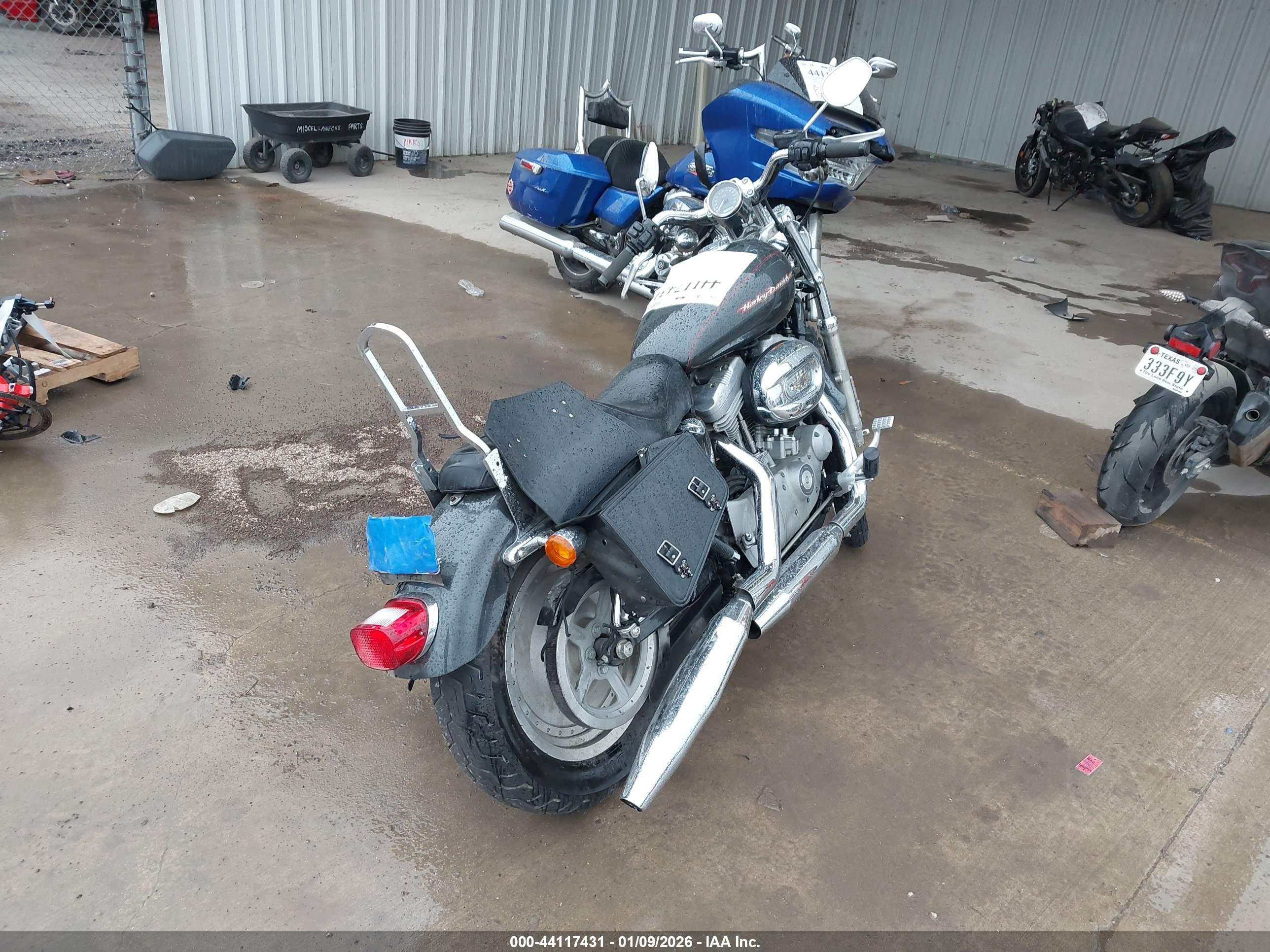 HARLEY-DAVIDSON XL883 image 4