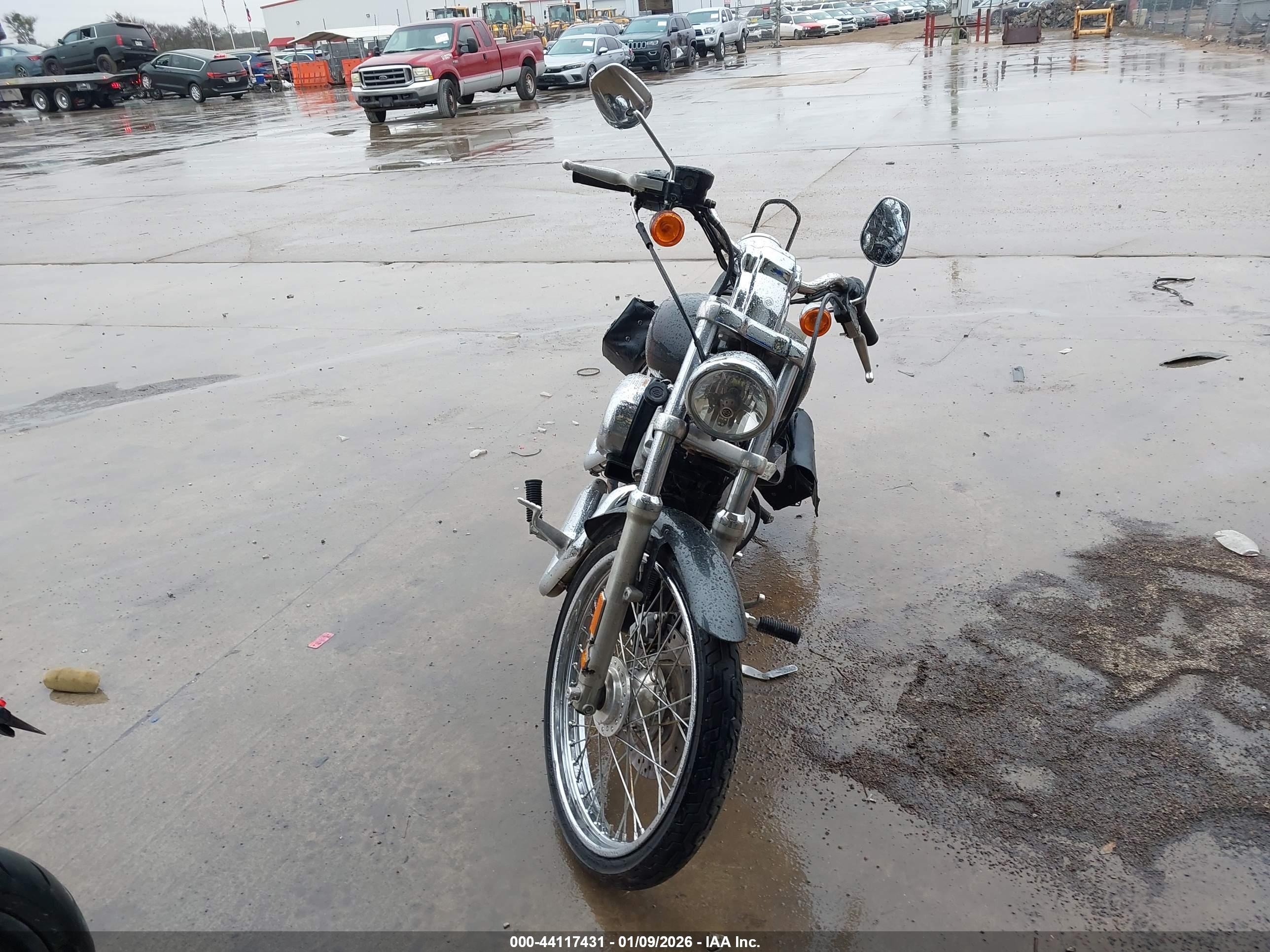 HARLEY-DAVIDSON XL883 image 5