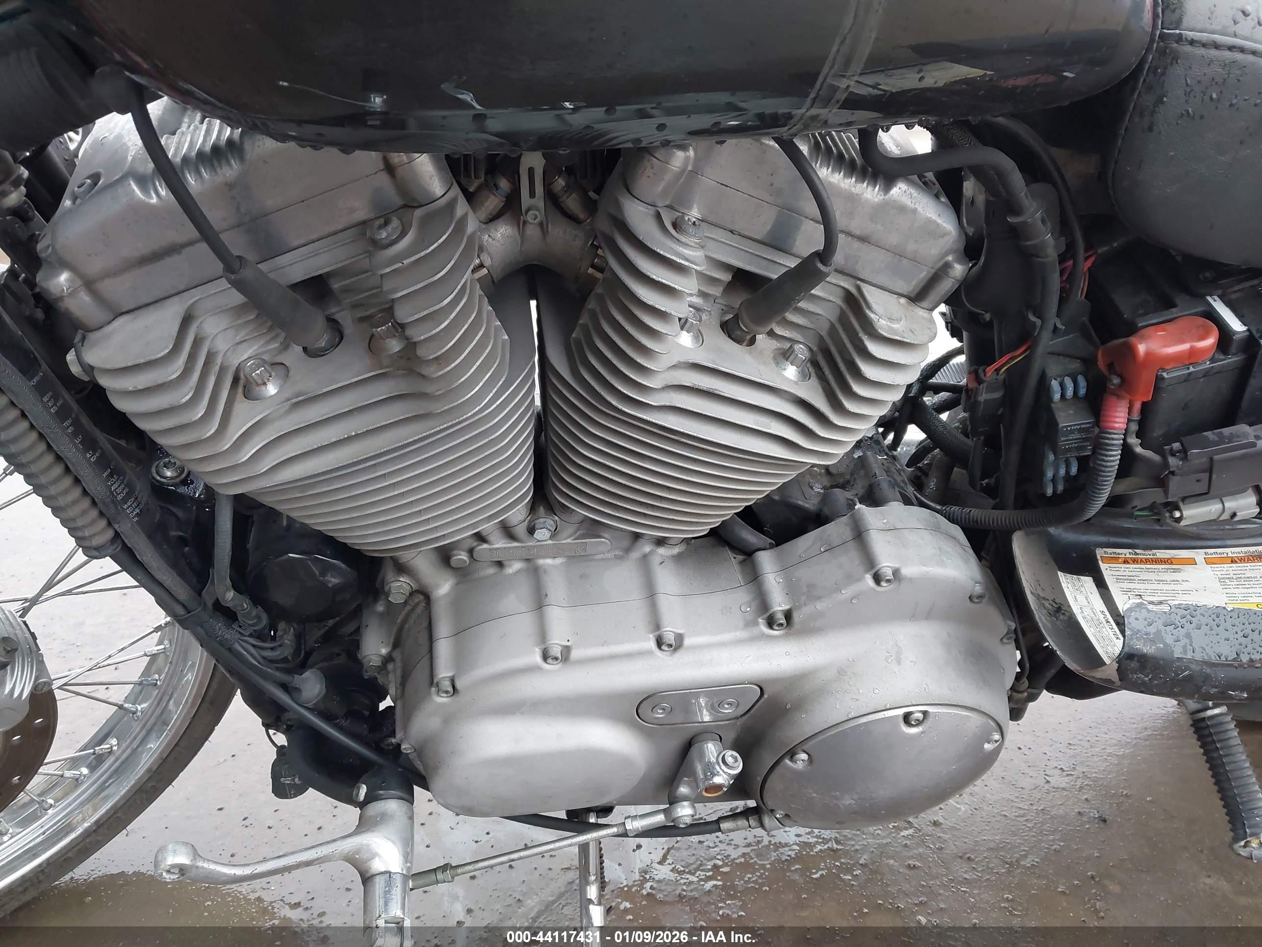 HARLEY-DAVIDSON XL883 image 9