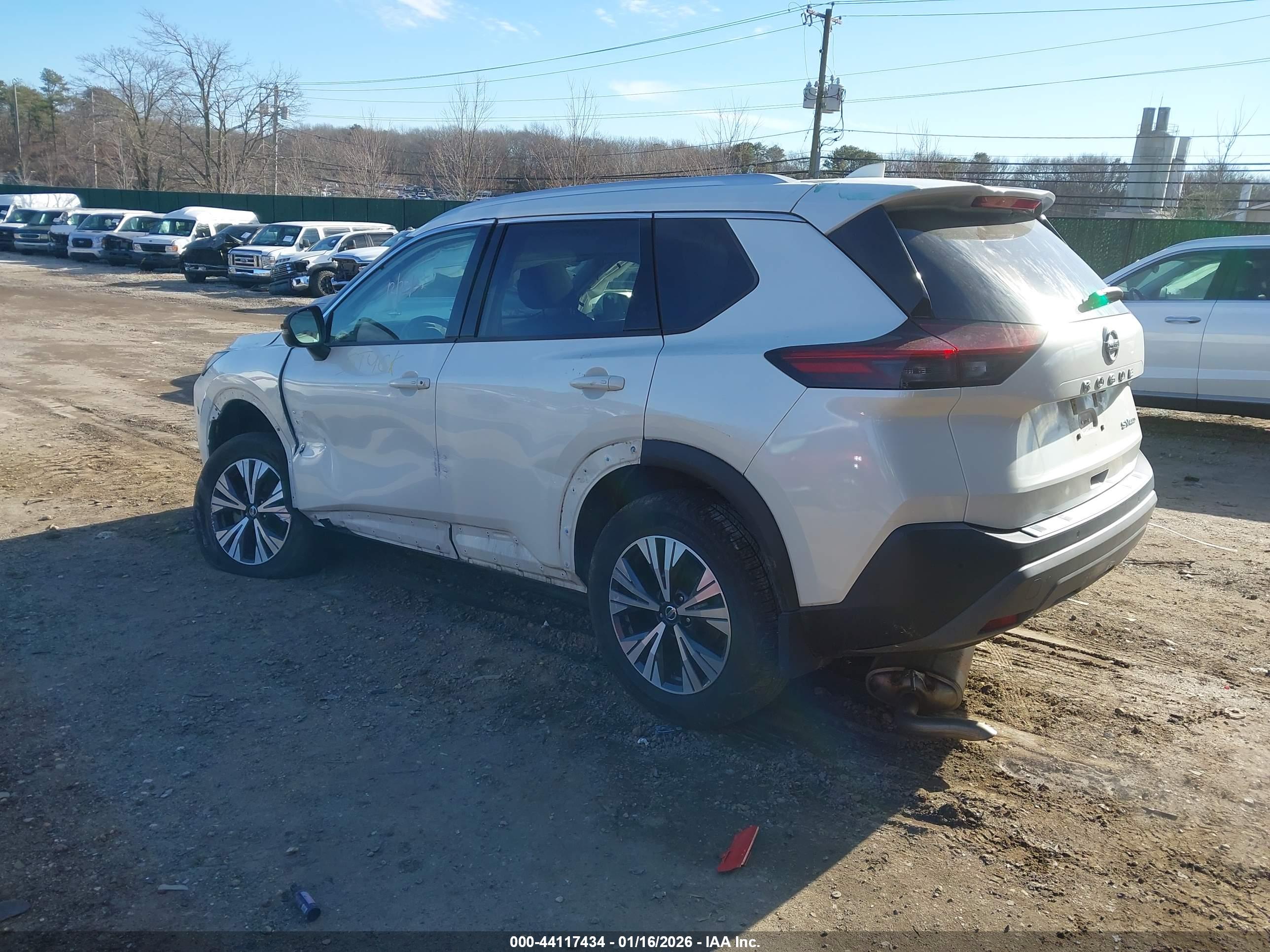 NISSAN ROGUE image 3
