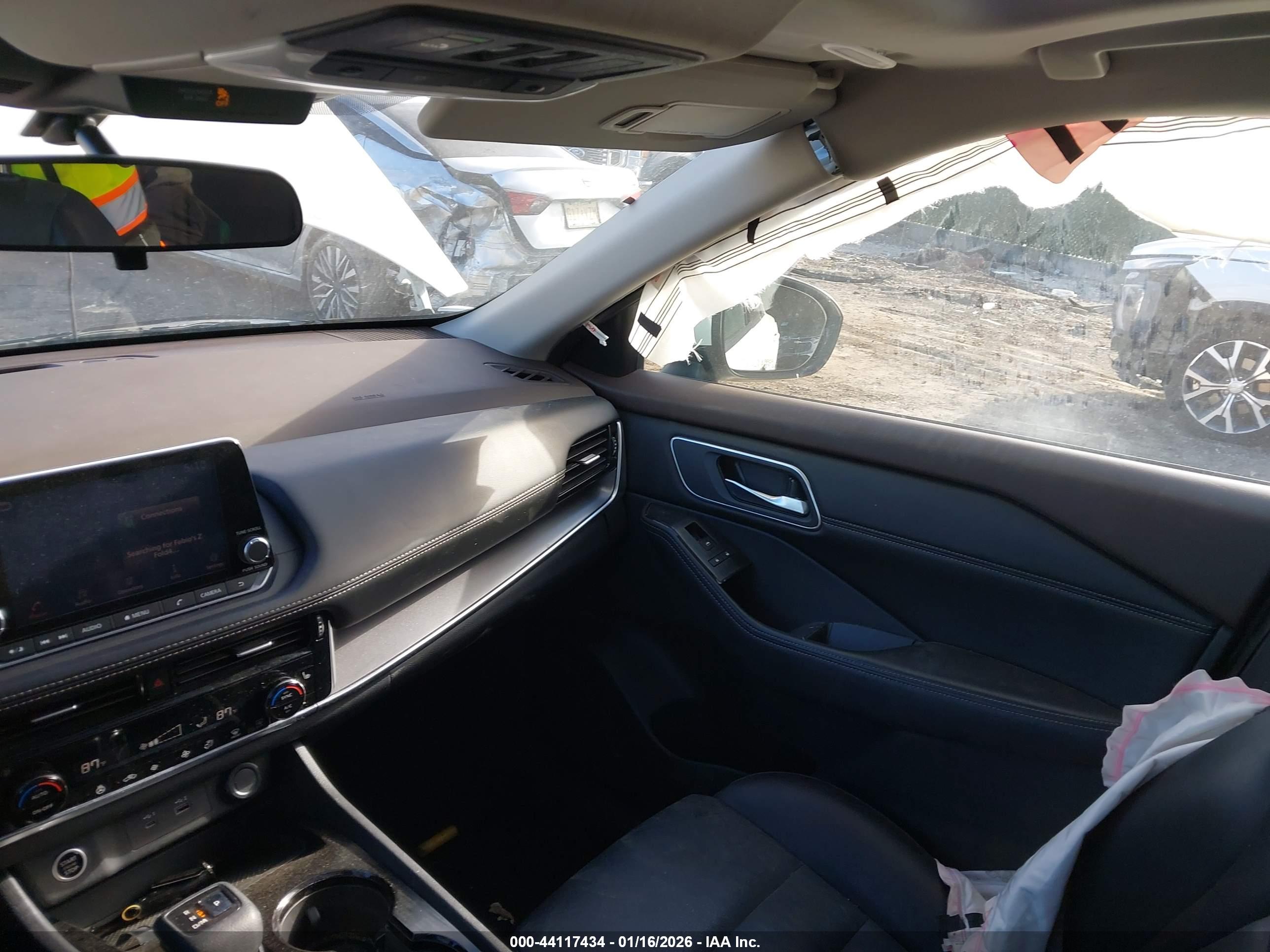 NISSAN ROGUE image 5