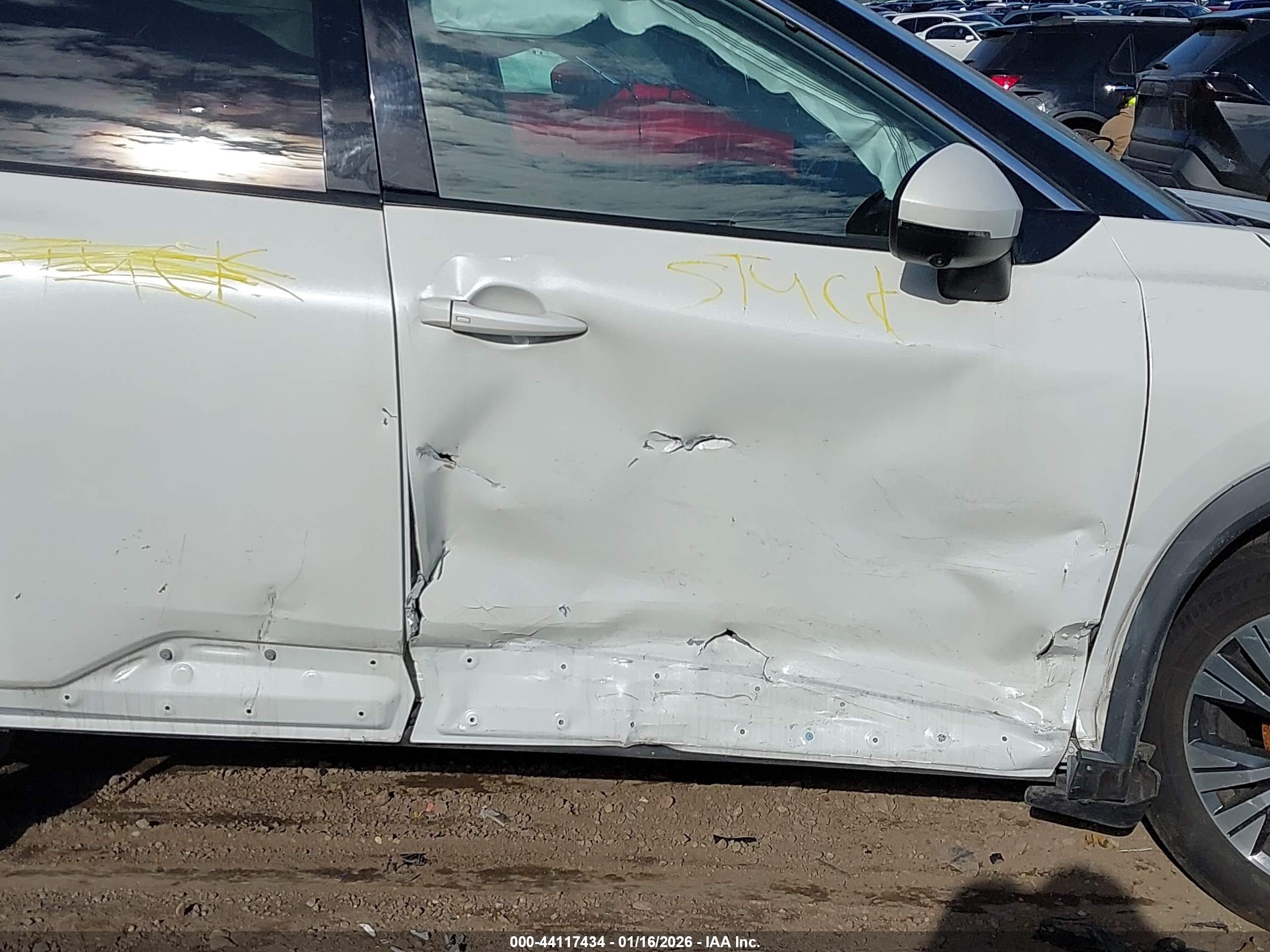 NISSAN ROGUE image 6