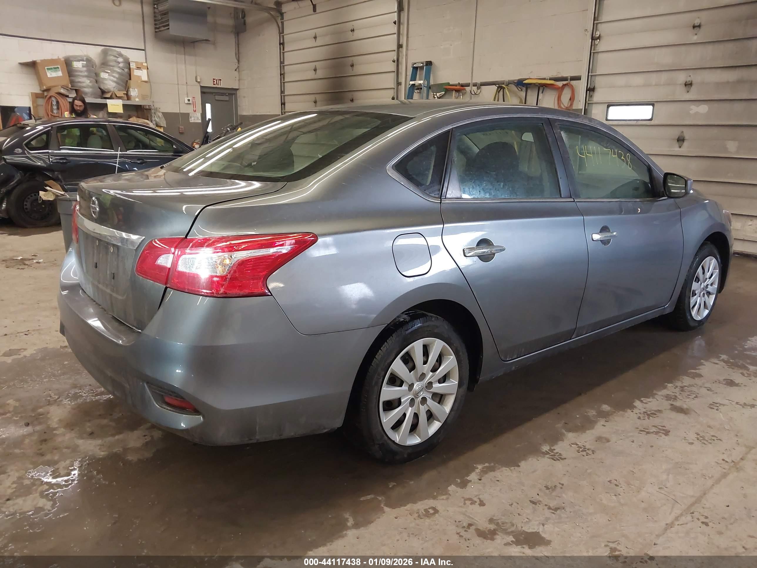 NISSAN SENTRA image 4