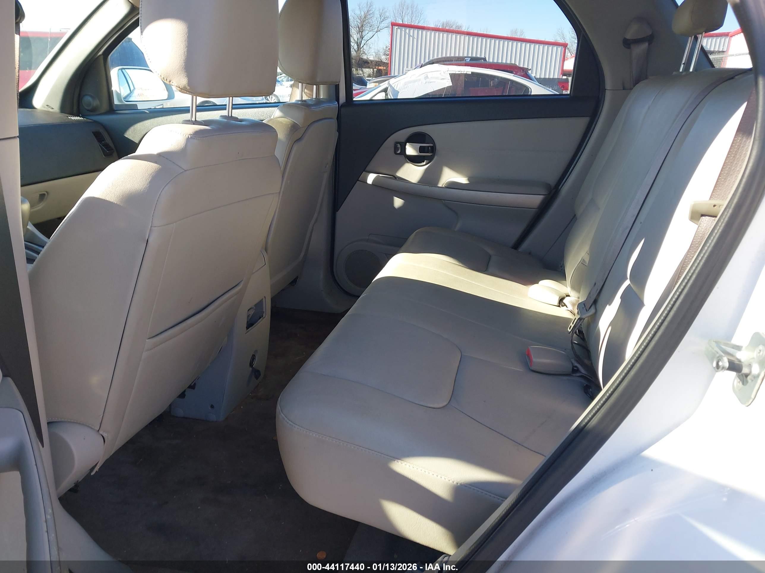CHEVROLET EQUINOX image 8