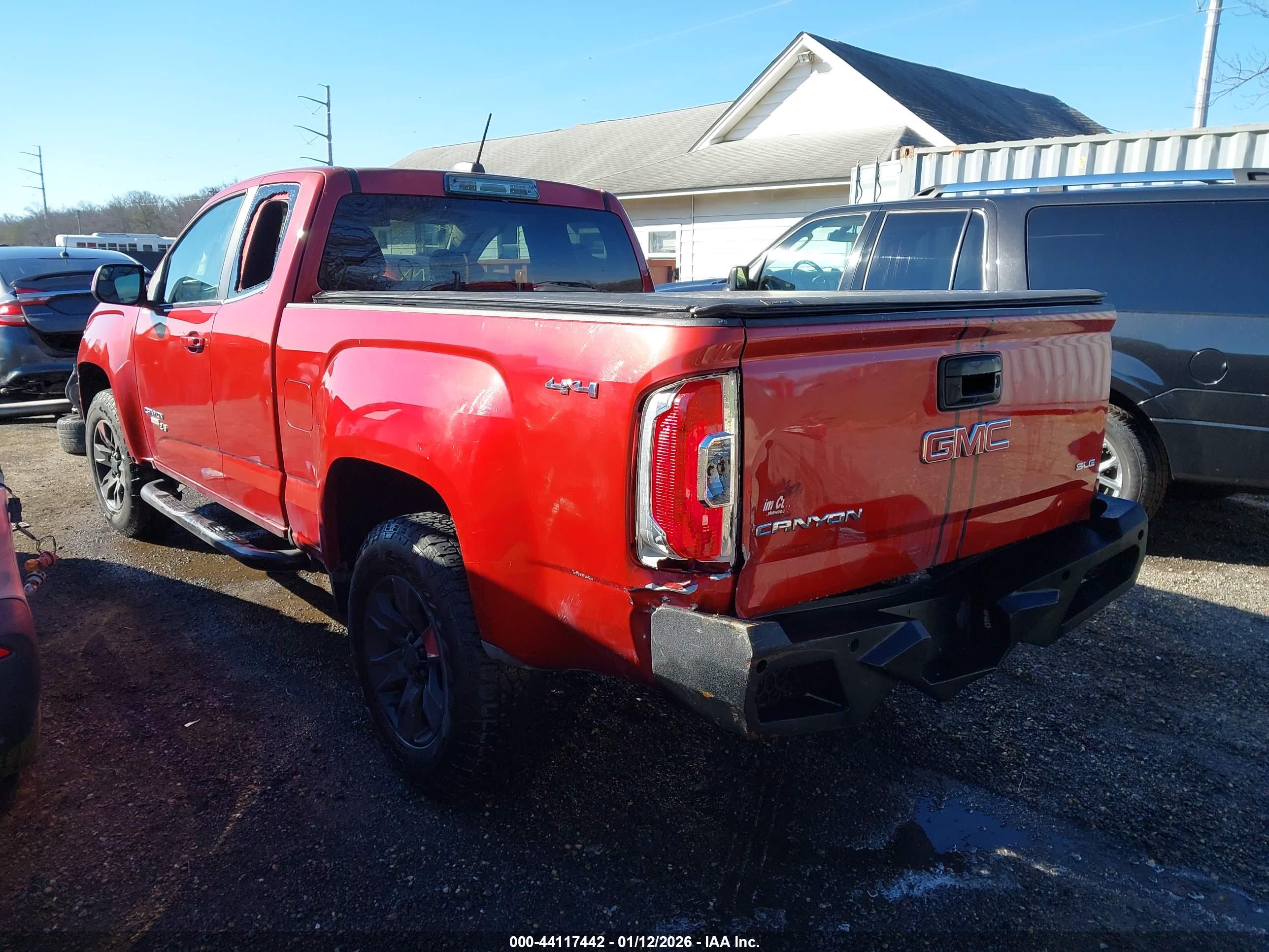 GMC CANYON image 3