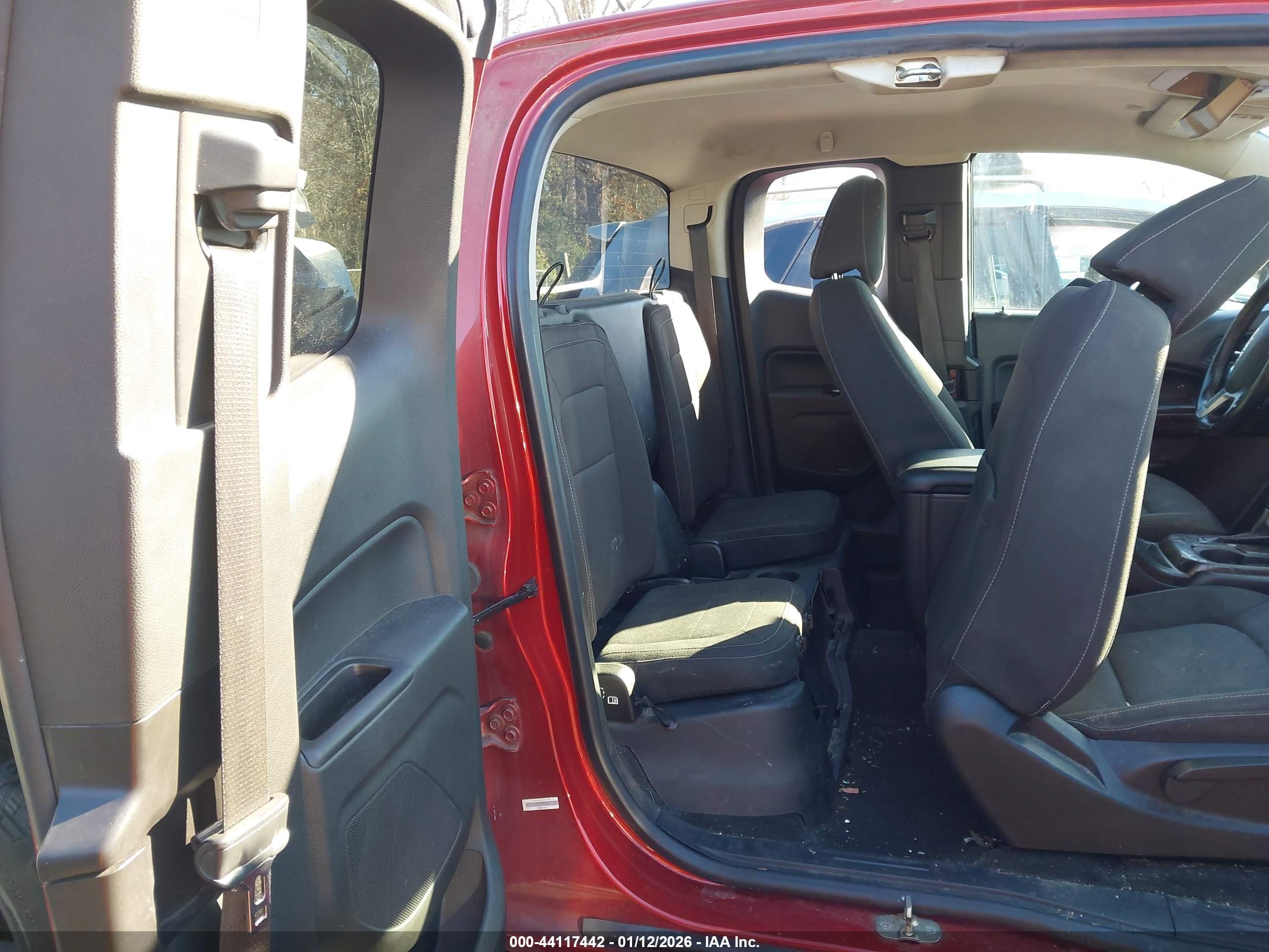GMC CANYON image 8