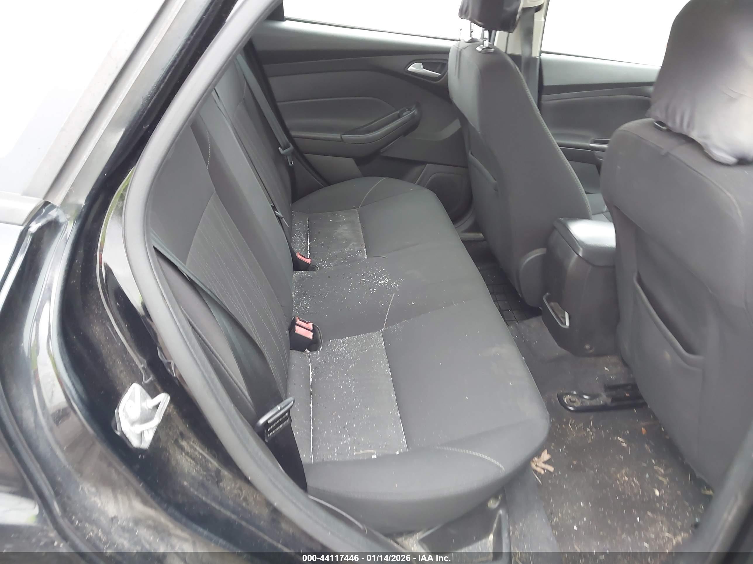 FORD FOCUS image 8