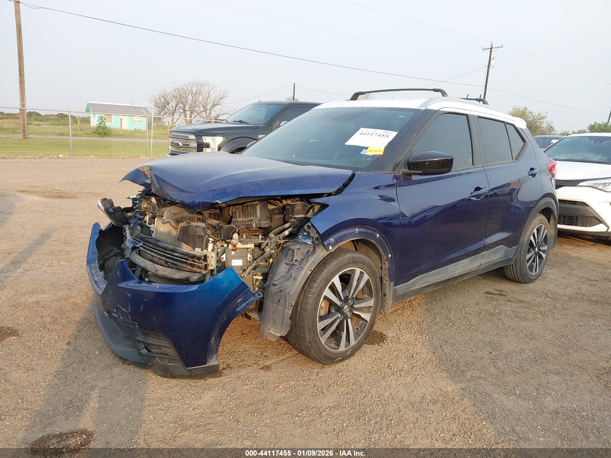 NISSAN KICKS image 2