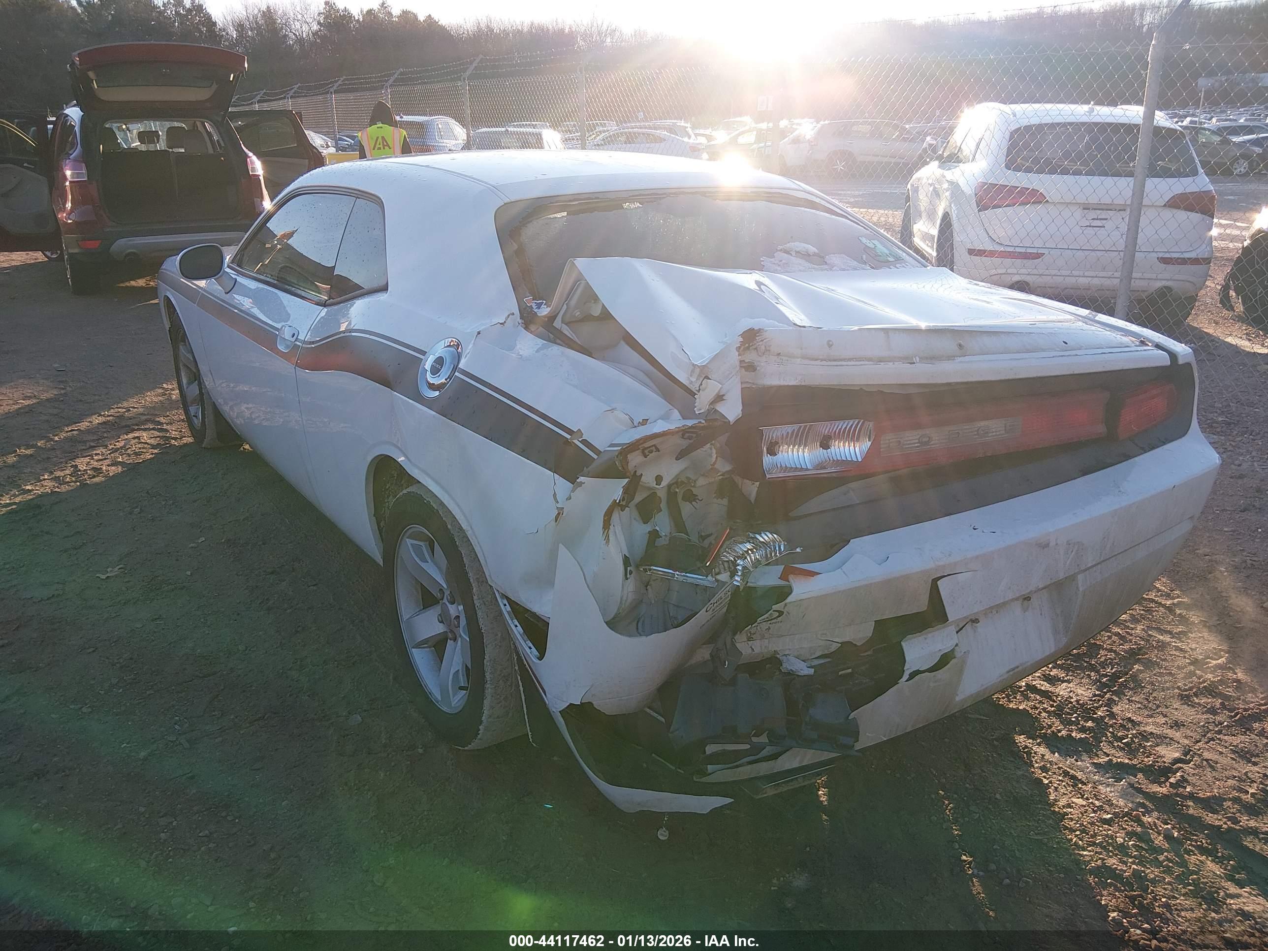 DODGE CHALLENGER image 3