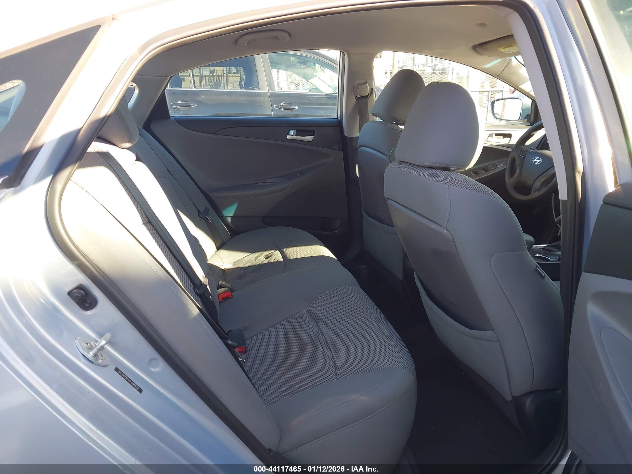 HYUNDAI SONATA image 8