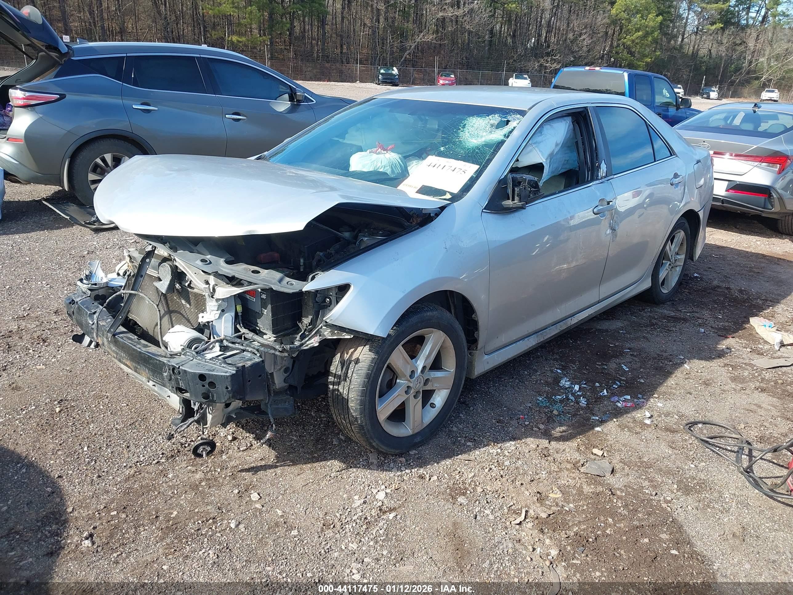 TOYOTA CAMRY image 2