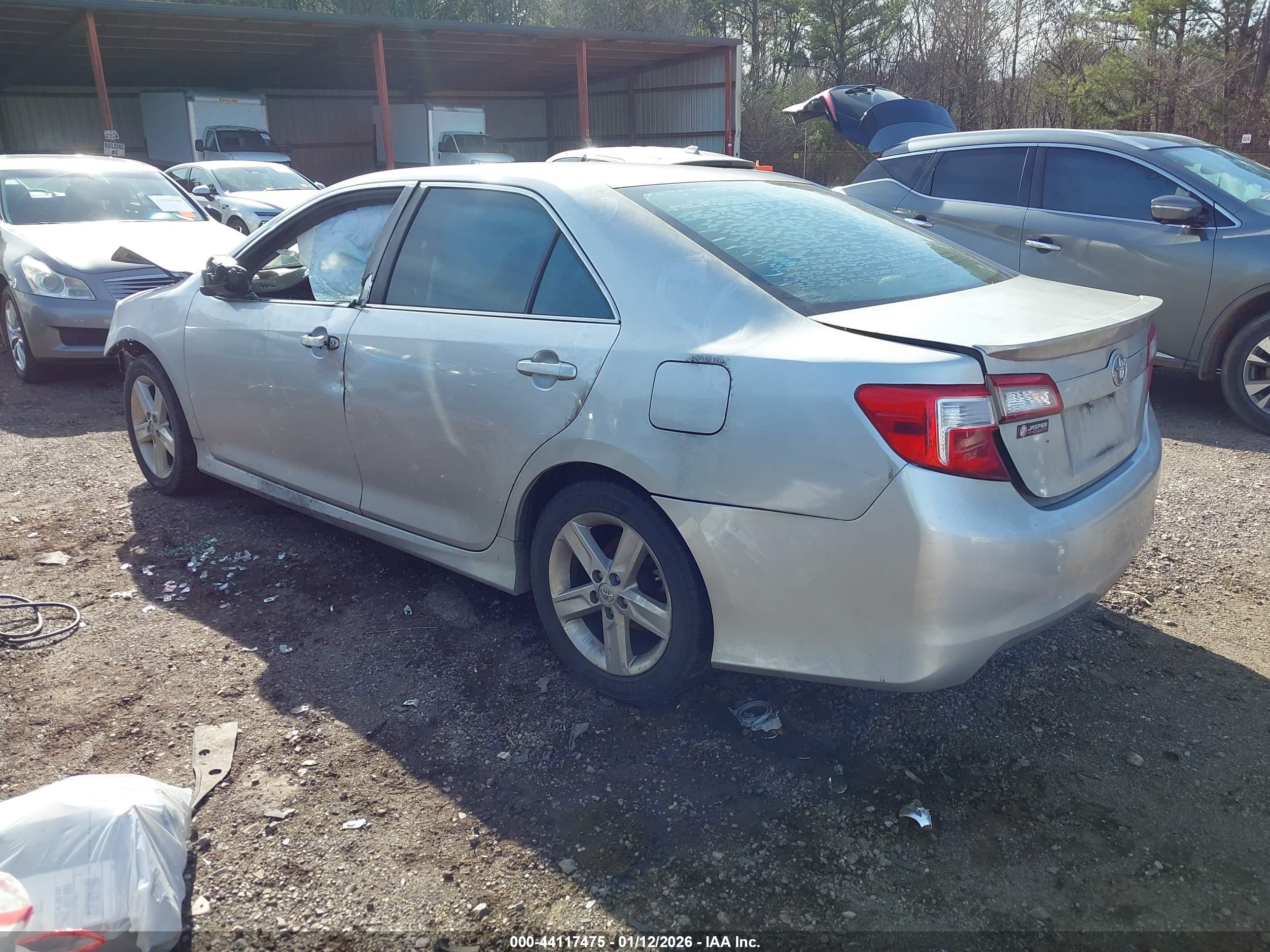 TOYOTA CAMRY image 3