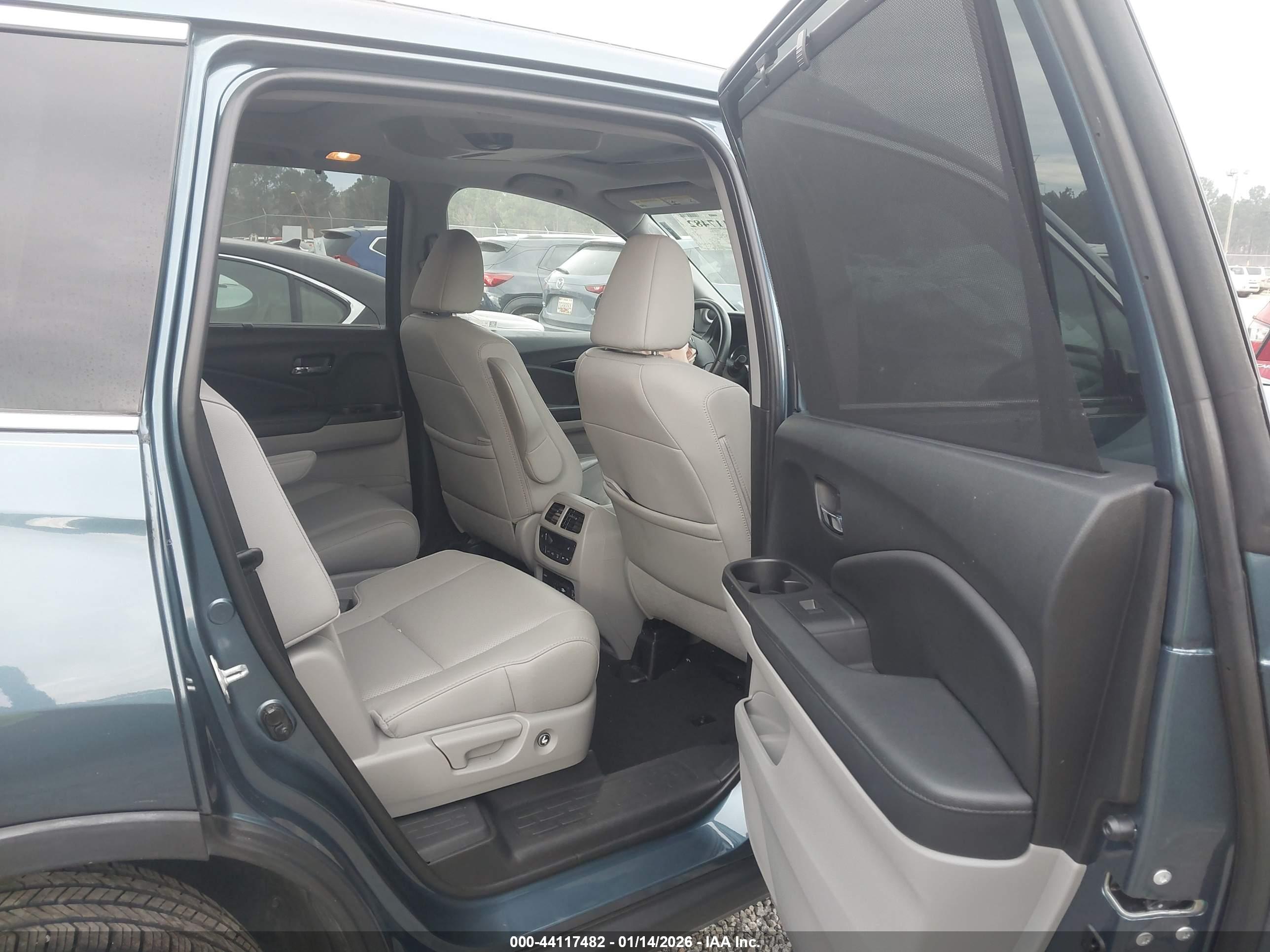 HONDA PILOT image 8