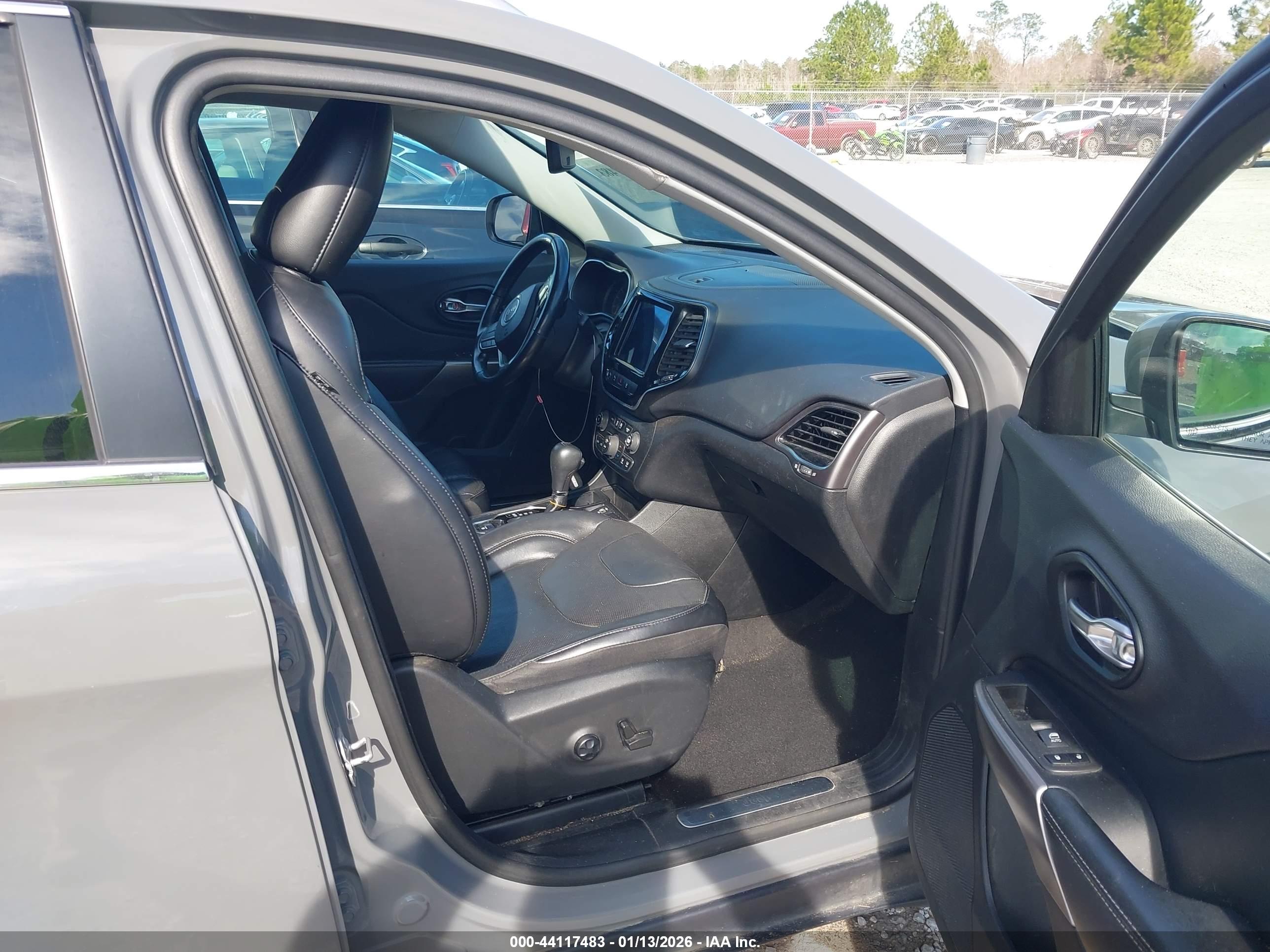 JEEP CHEROKEE image 5
