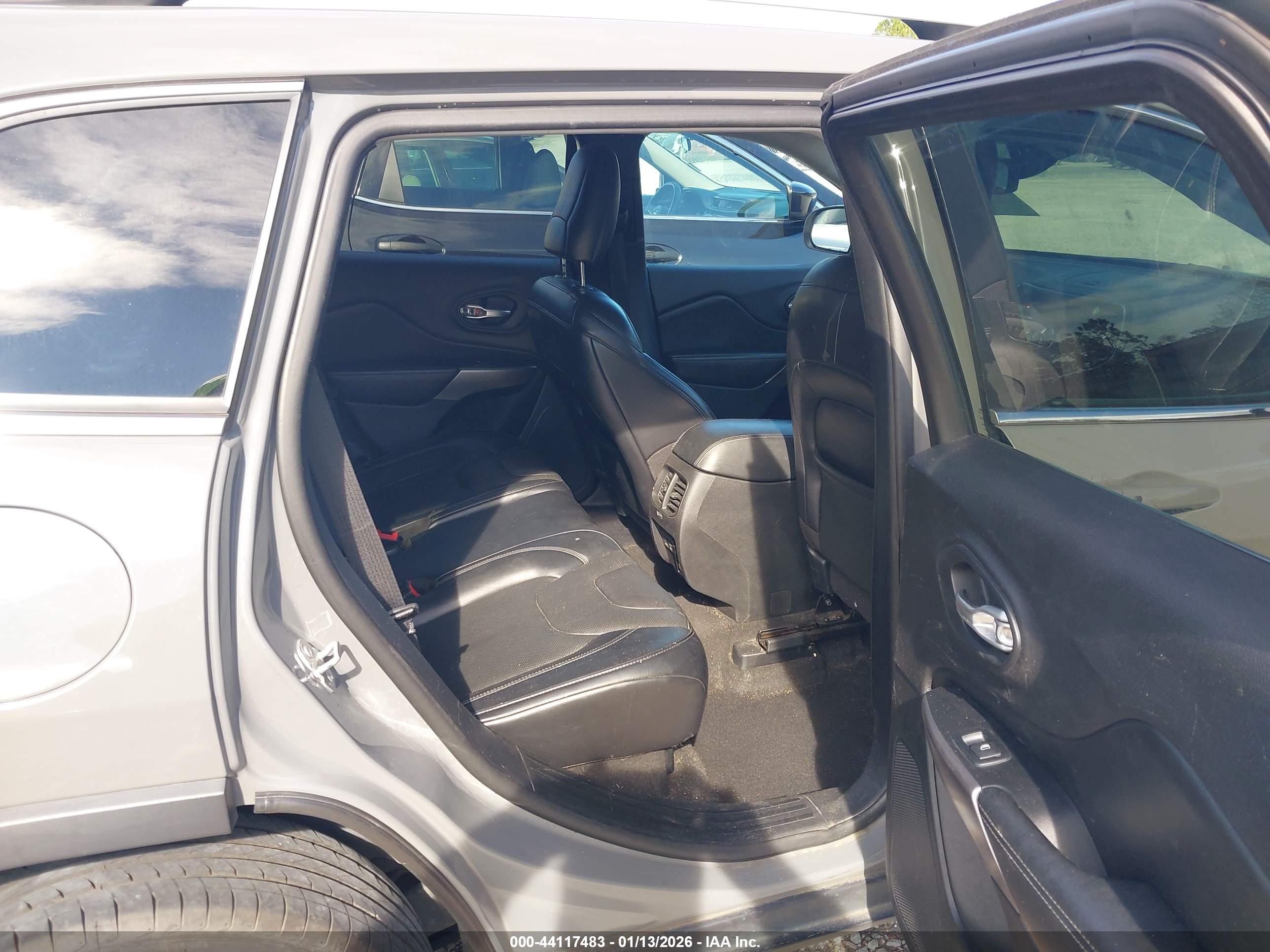 JEEP CHEROKEE image 8