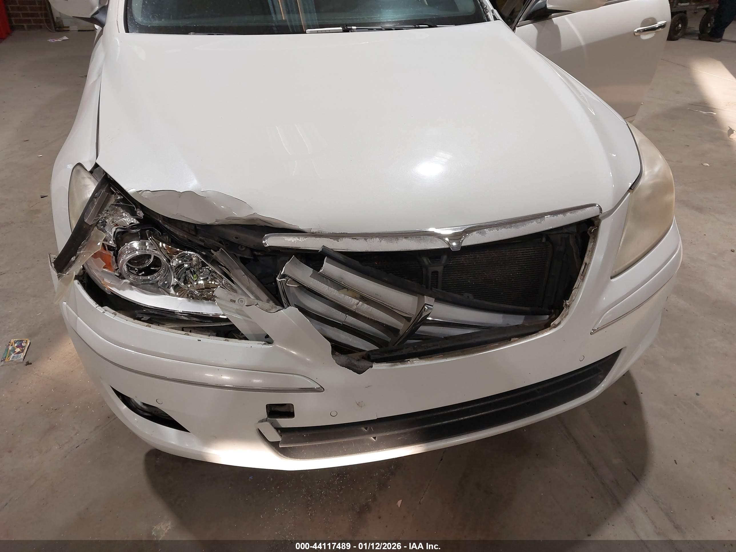HYUNDAI GENESIS image 6