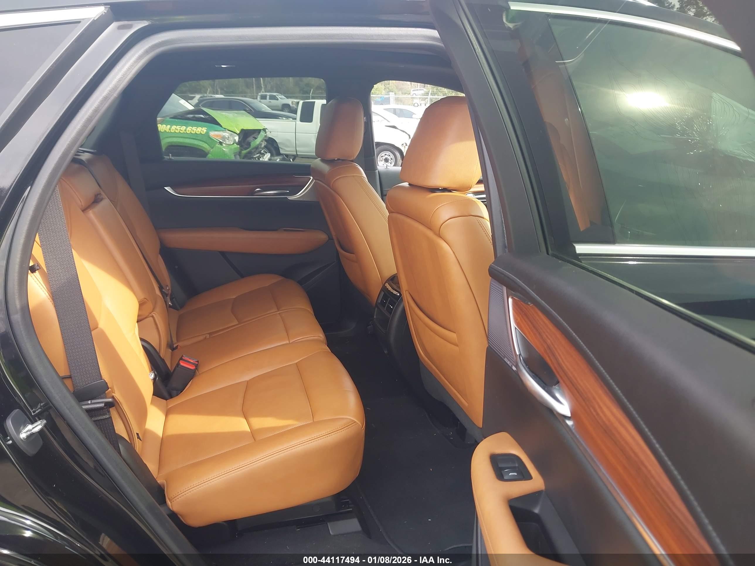 CADILLAC XT5 image 8