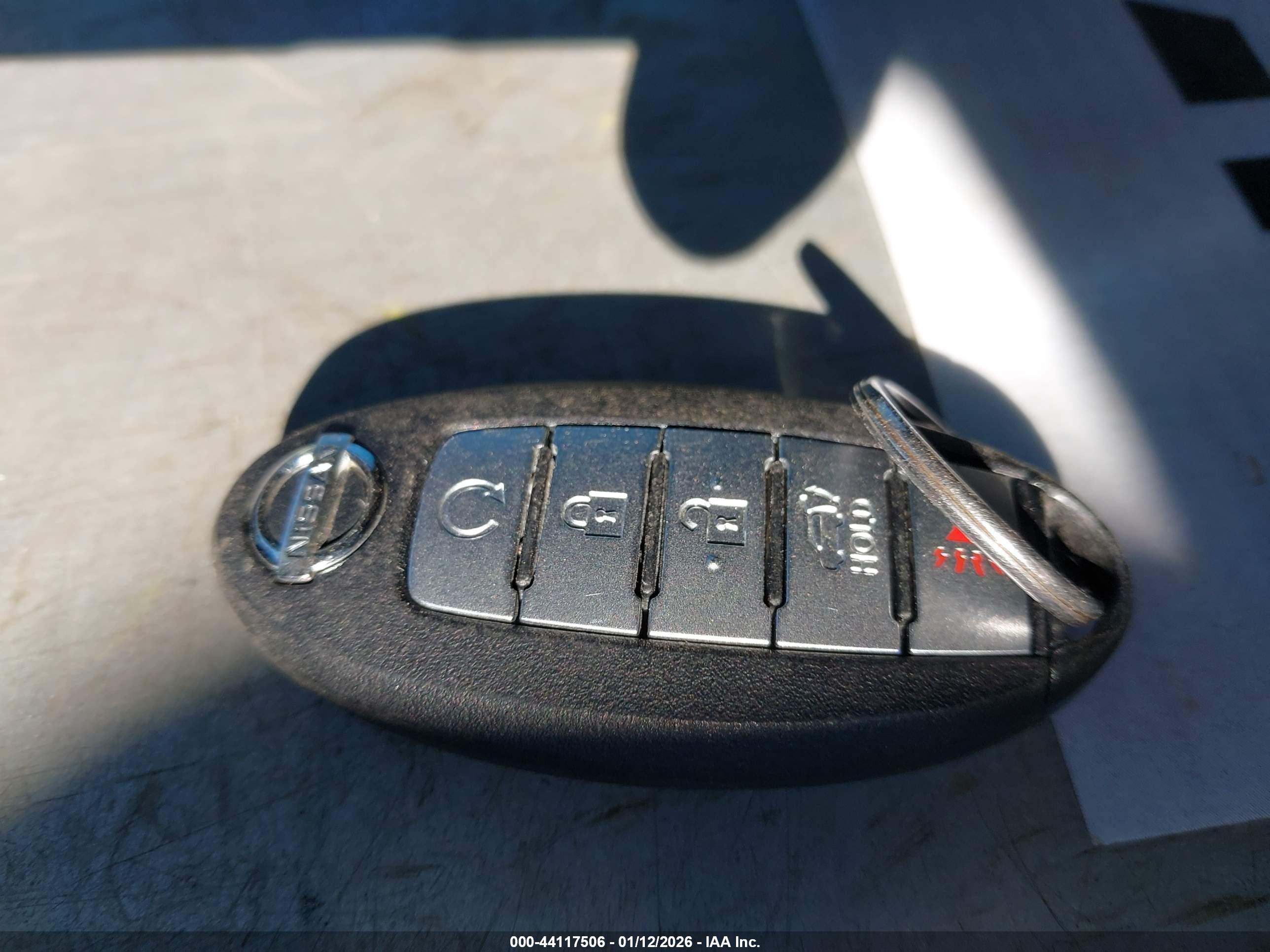NISSAN ROGUE image 11