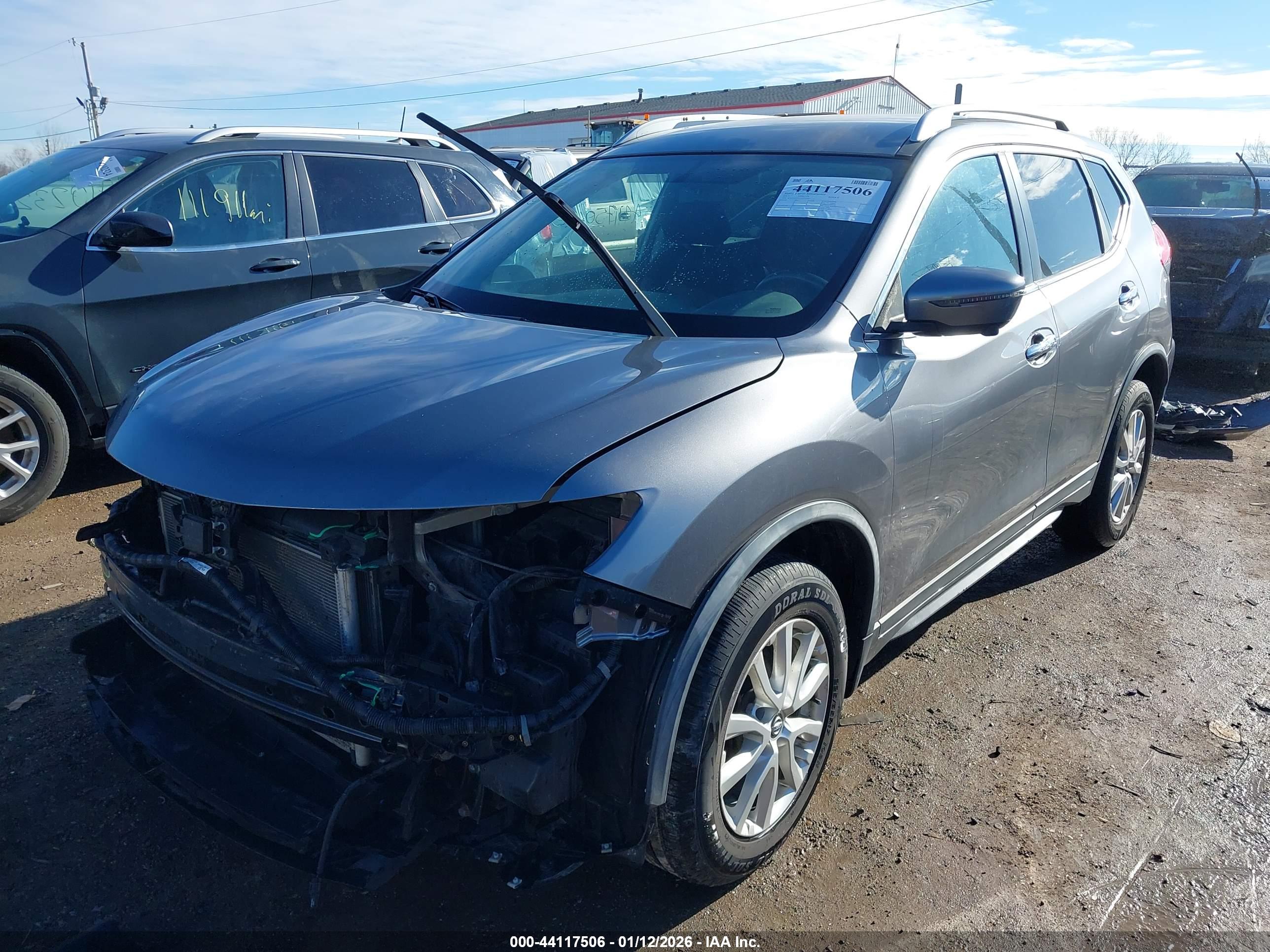NISSAN ROGUE image 2