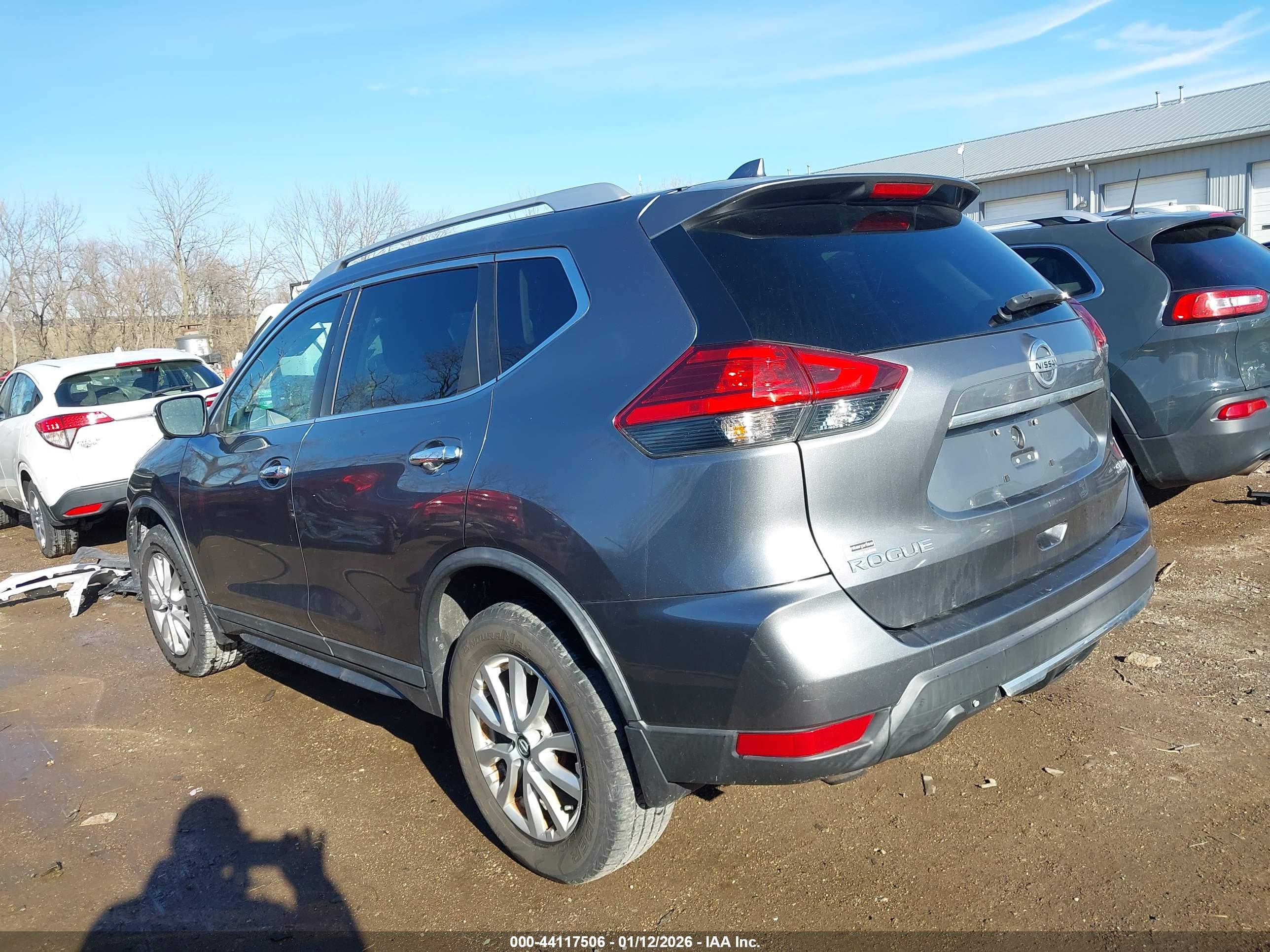 NISSAN ROGUE image 3