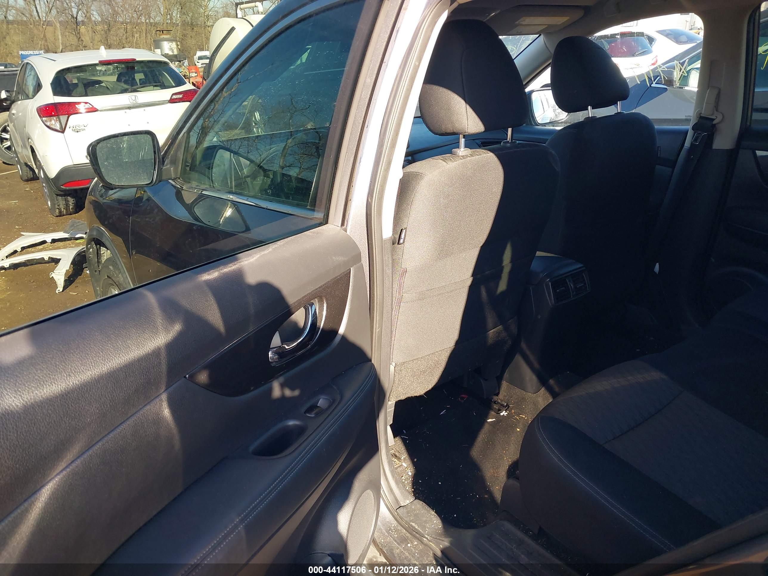 NISSAN ROGUE image 8