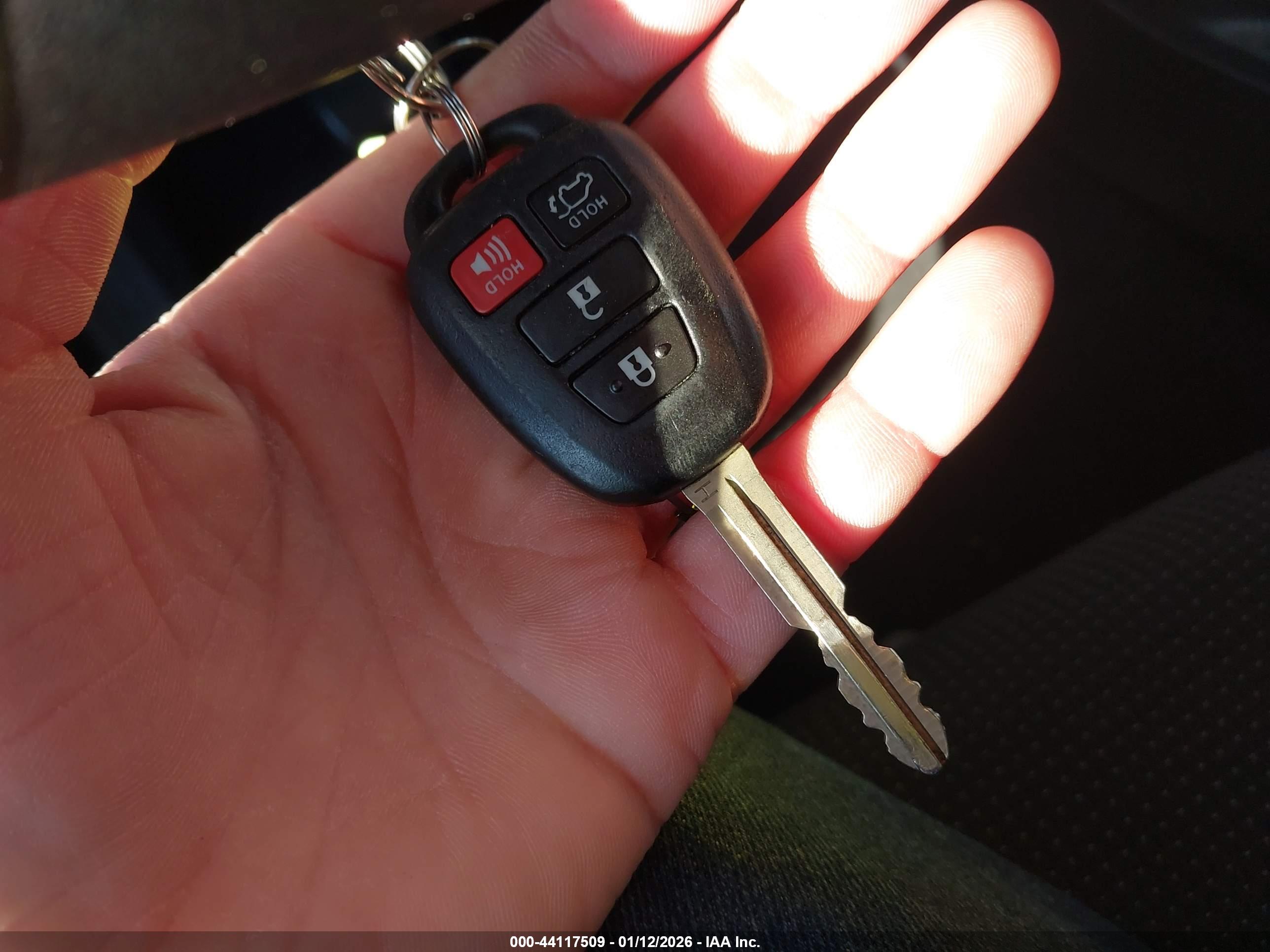 TOYOTA RAV4 image 11