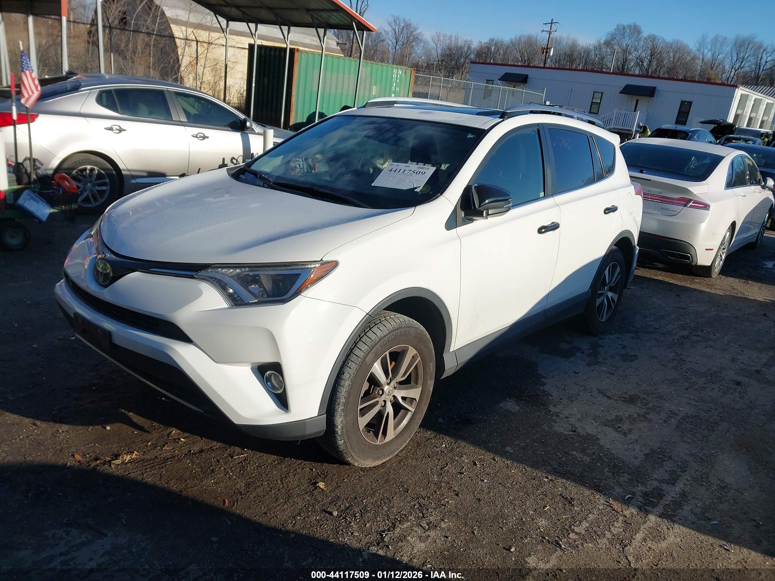 TOYOTA RAV4 image 2