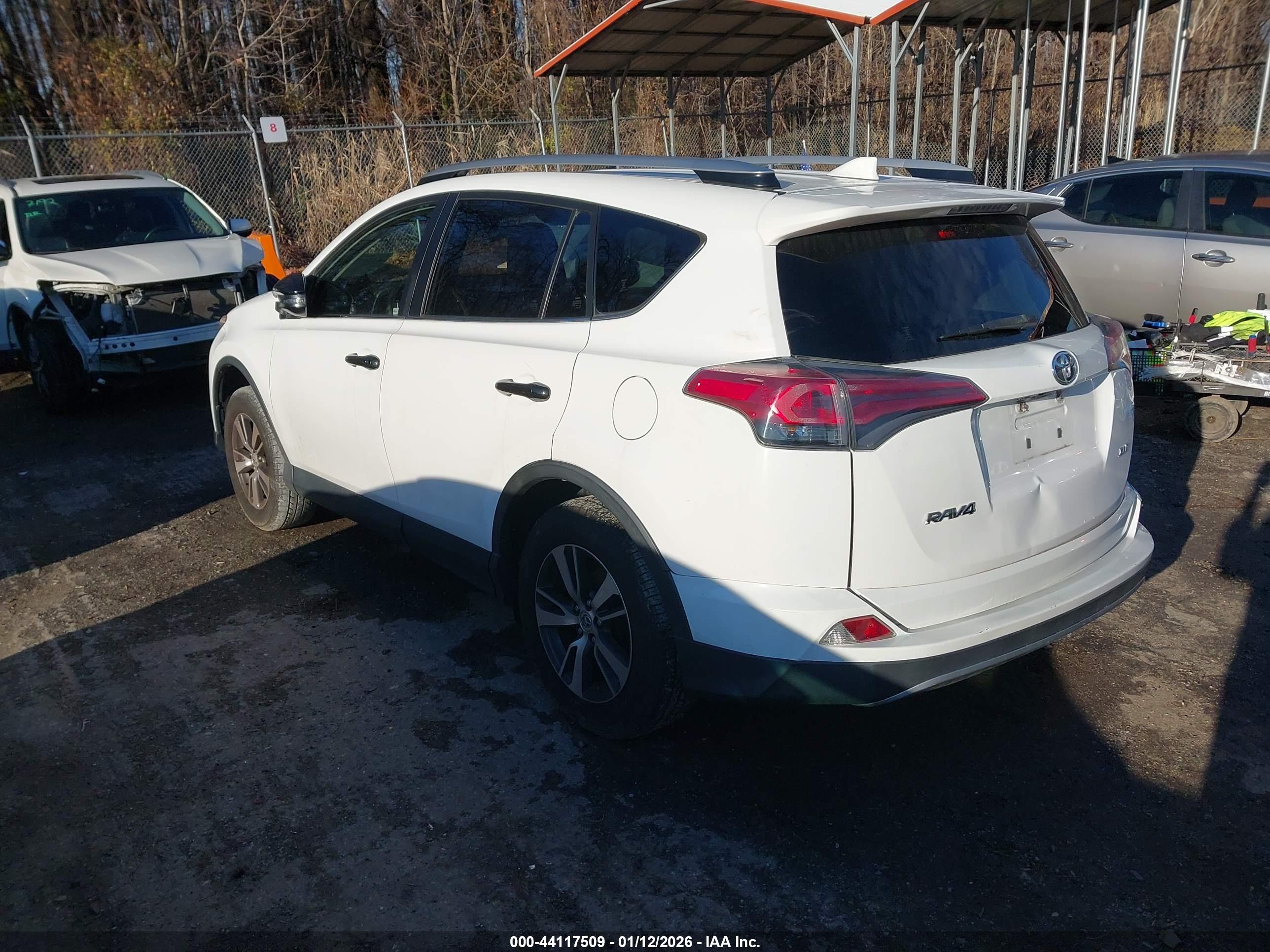 TOYOTA RAV4 image 3