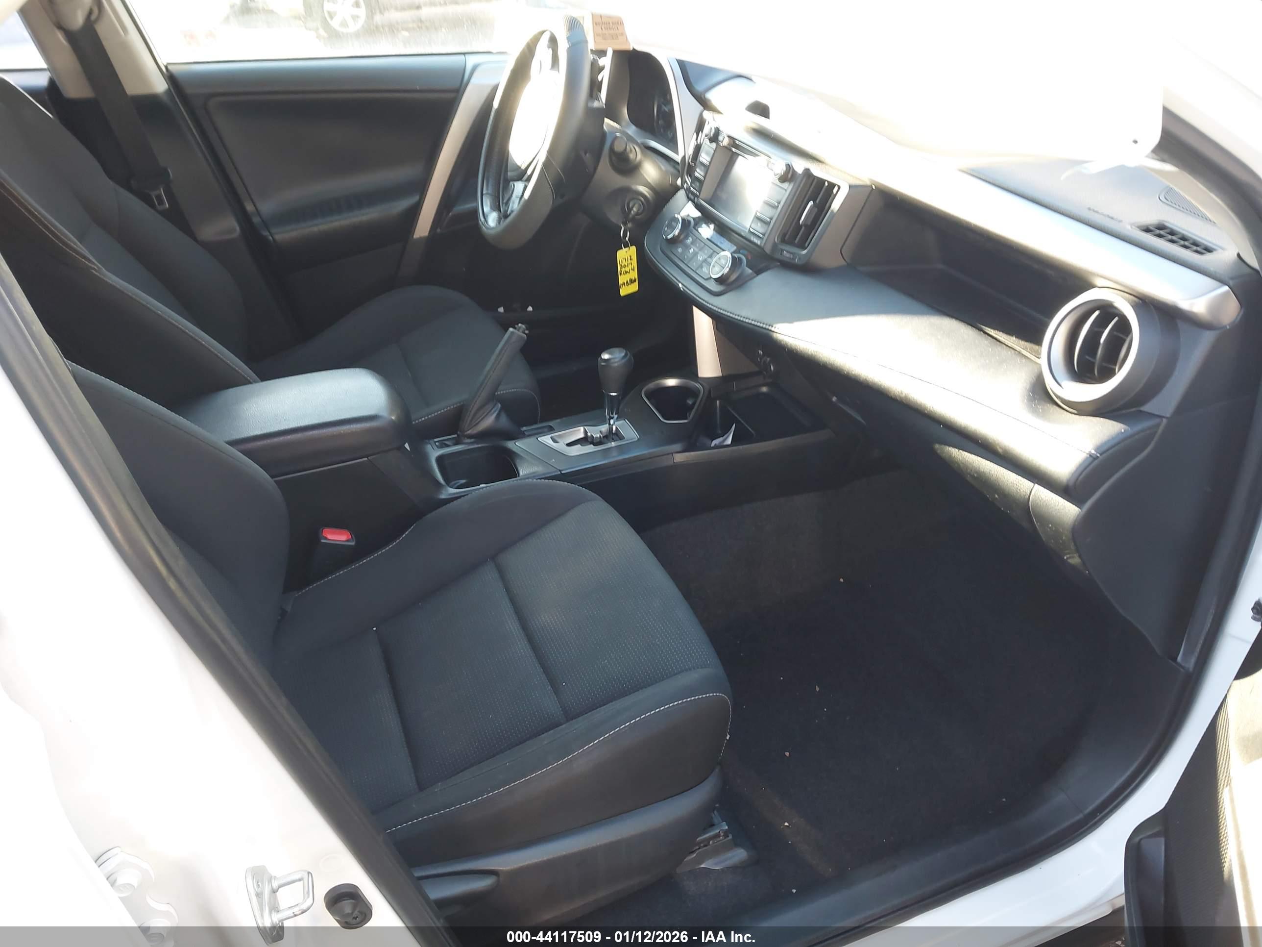 TOYOTA RAV4 image 5