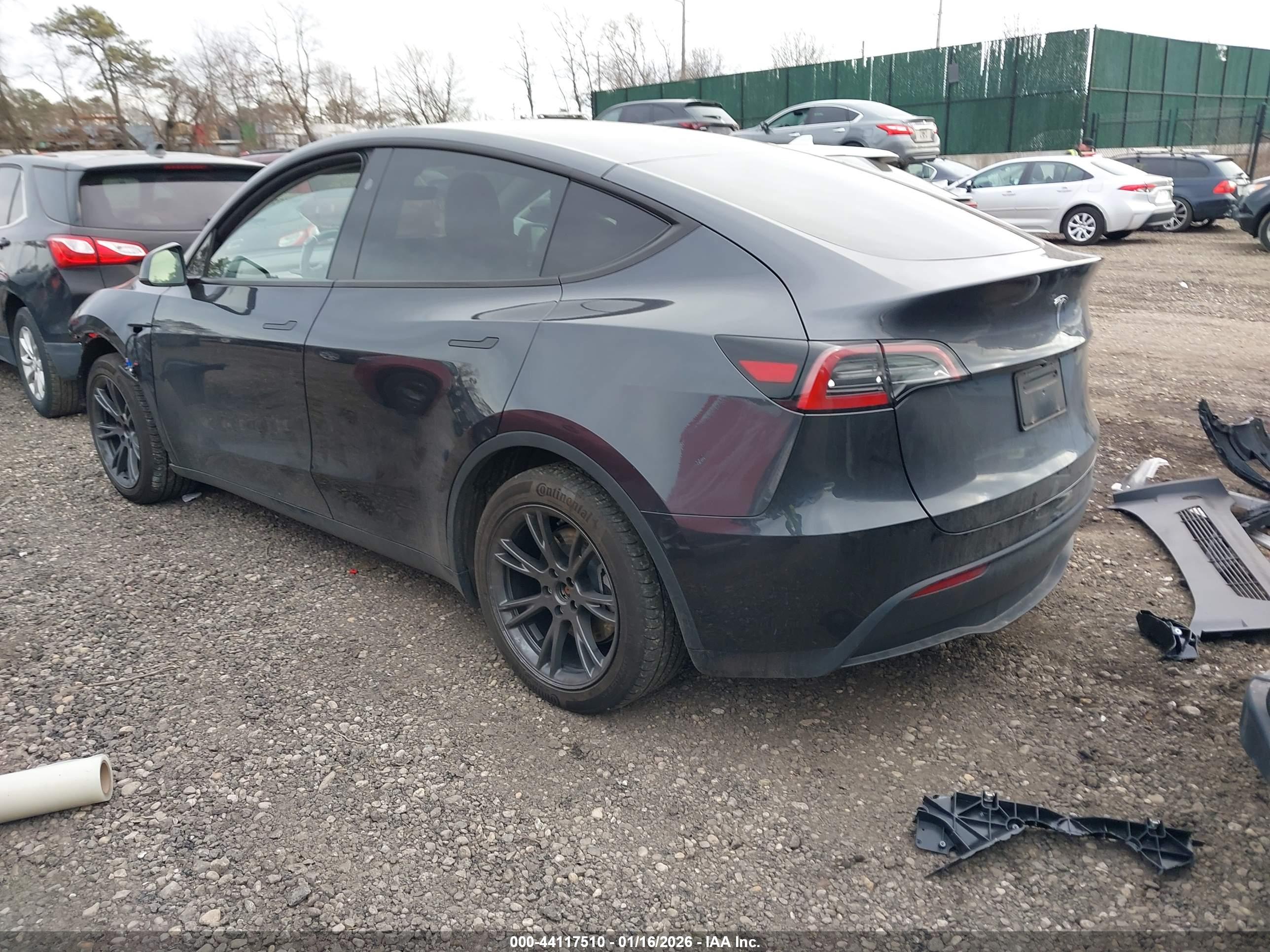 TESLA MODEL image 3