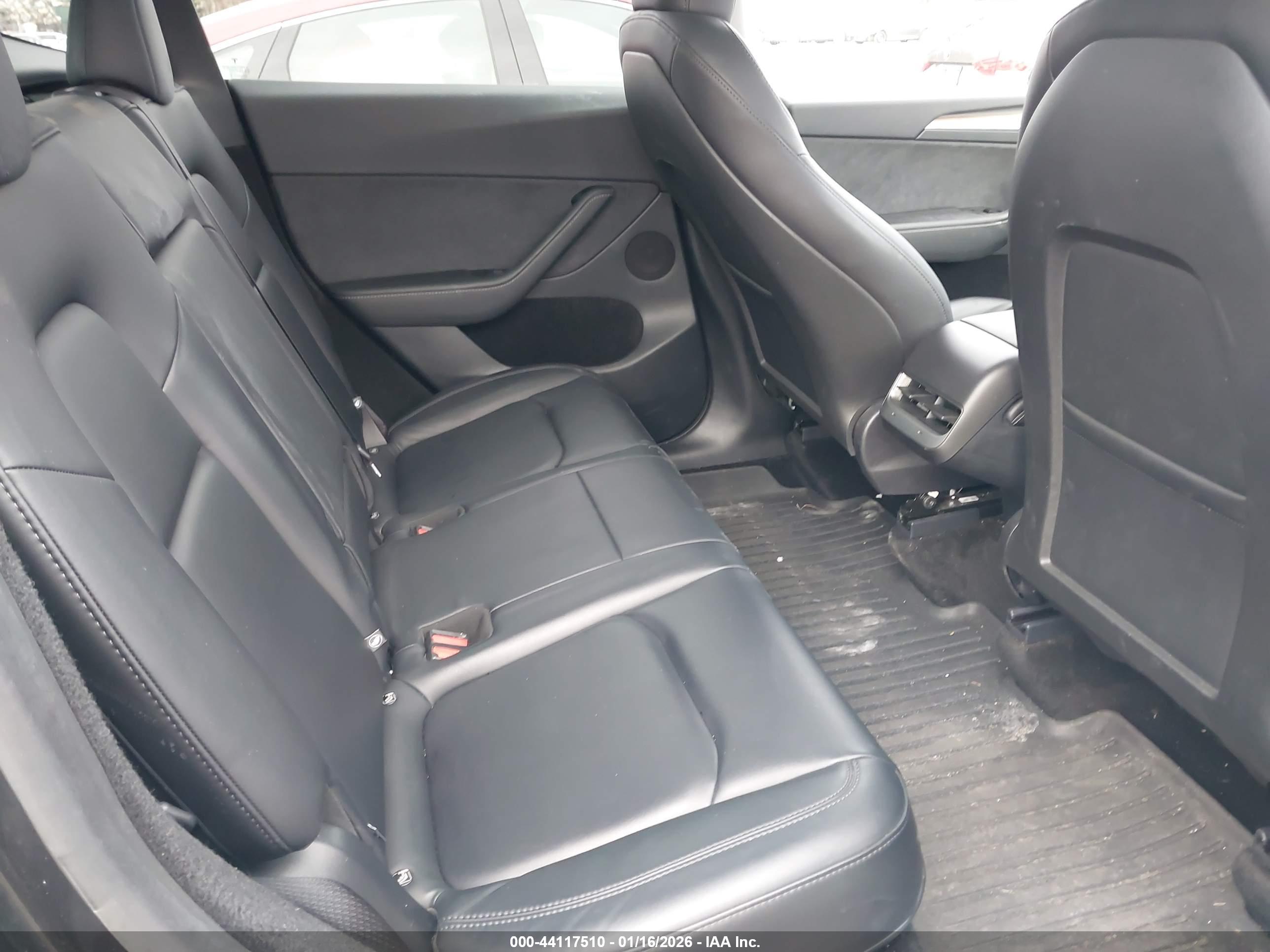TESLA MODEL image 8