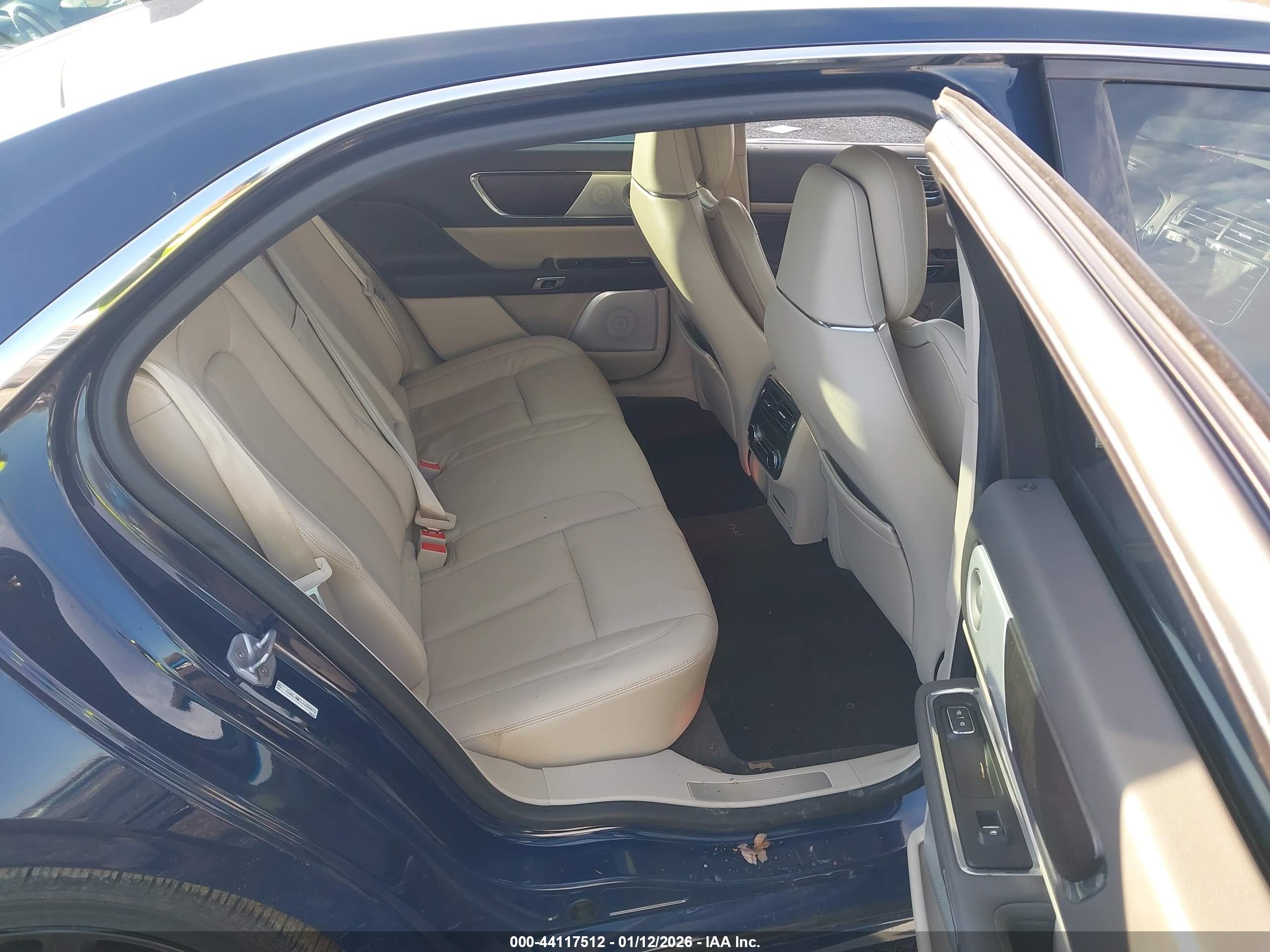 LINCOLN CONTINENTAL image 8