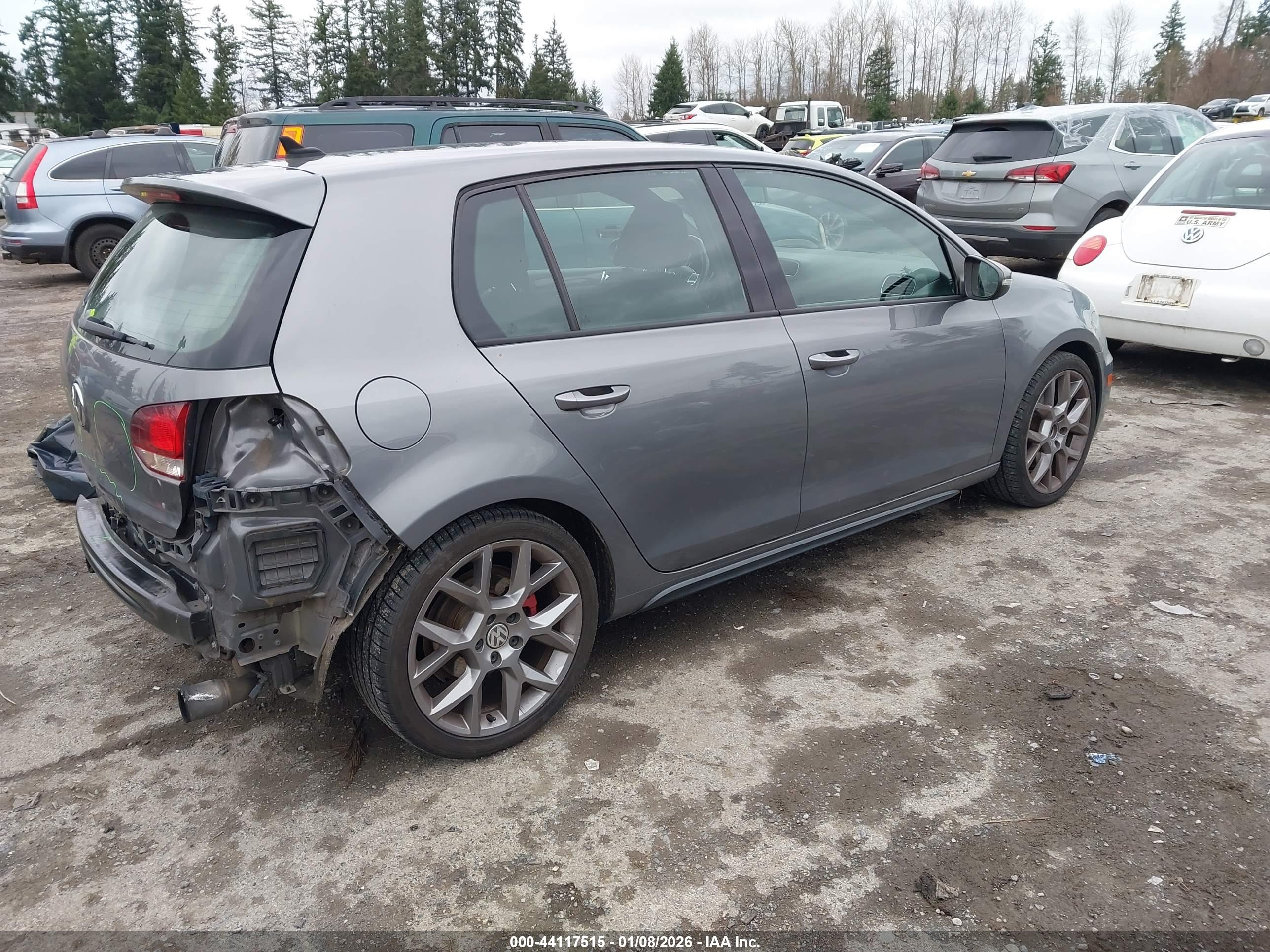 VOLKSWAGEN GTI image 4