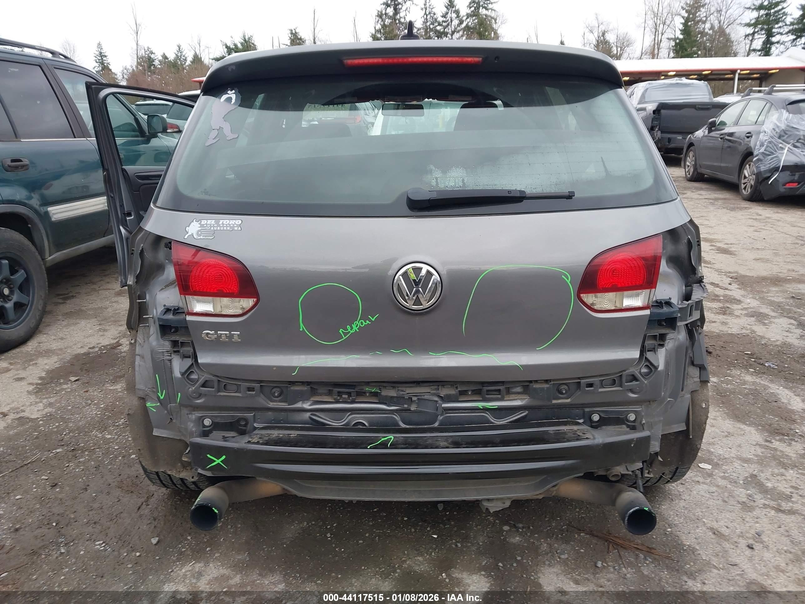 VOLKSWAGEN GTI image 6