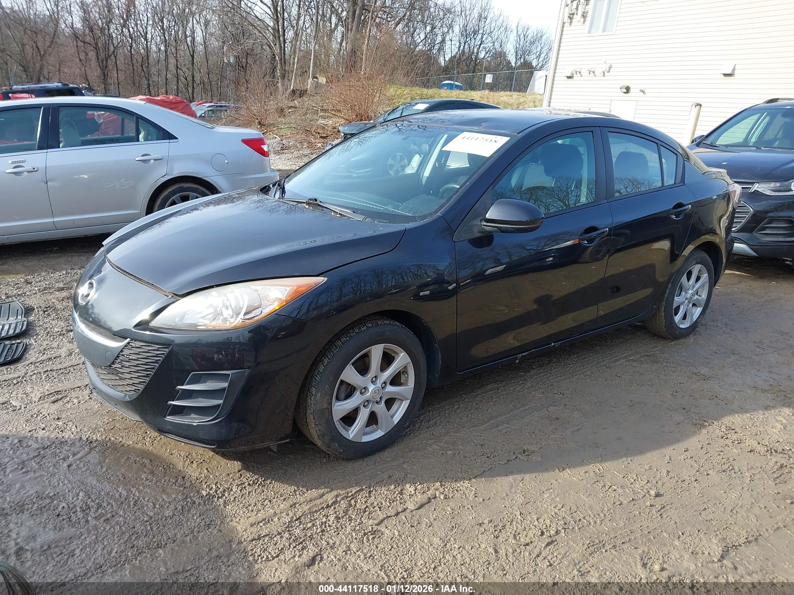 MAZDA MAZDA3 image 2