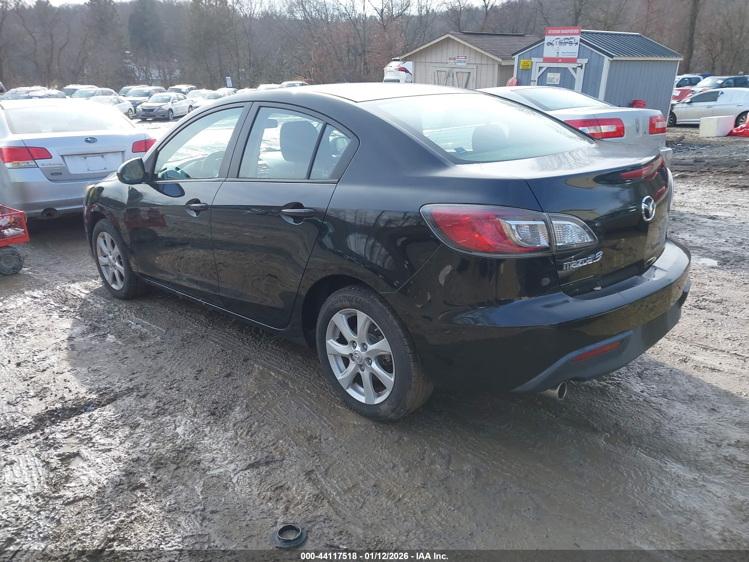 MAZDA MAZDA3 image 3