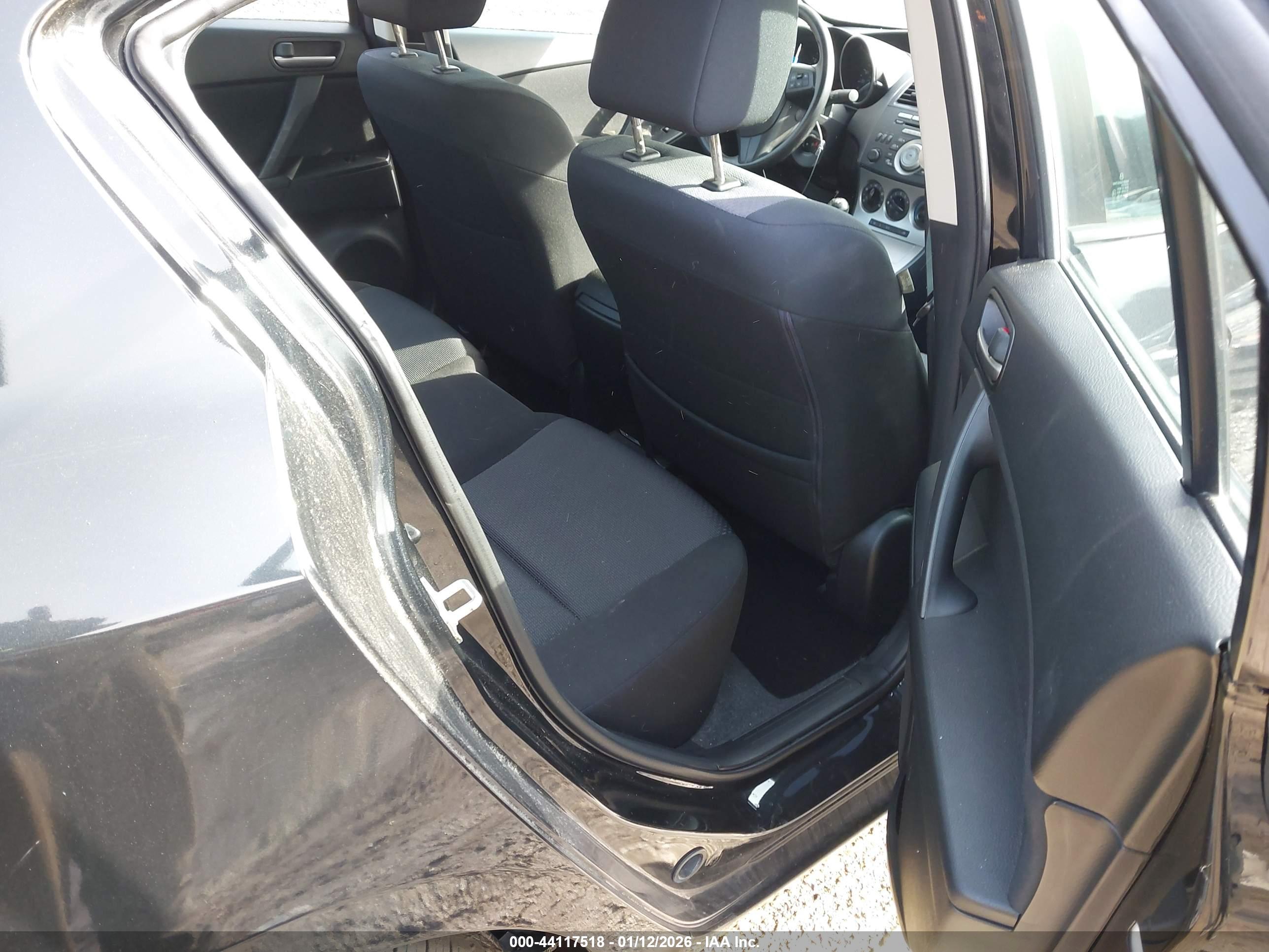 MAZDA MAZDA3 image 8
