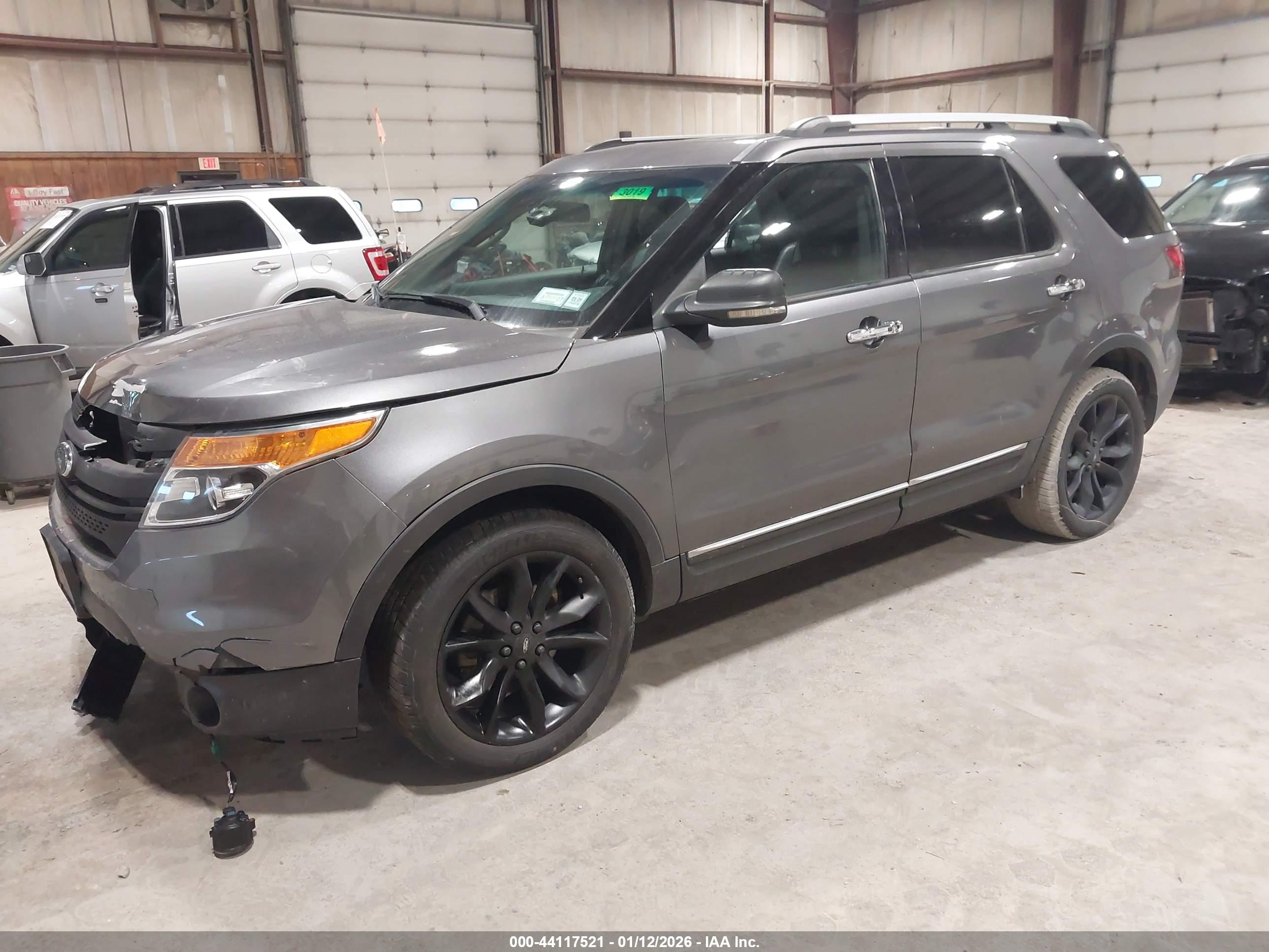 FORD EXPLORER image 2